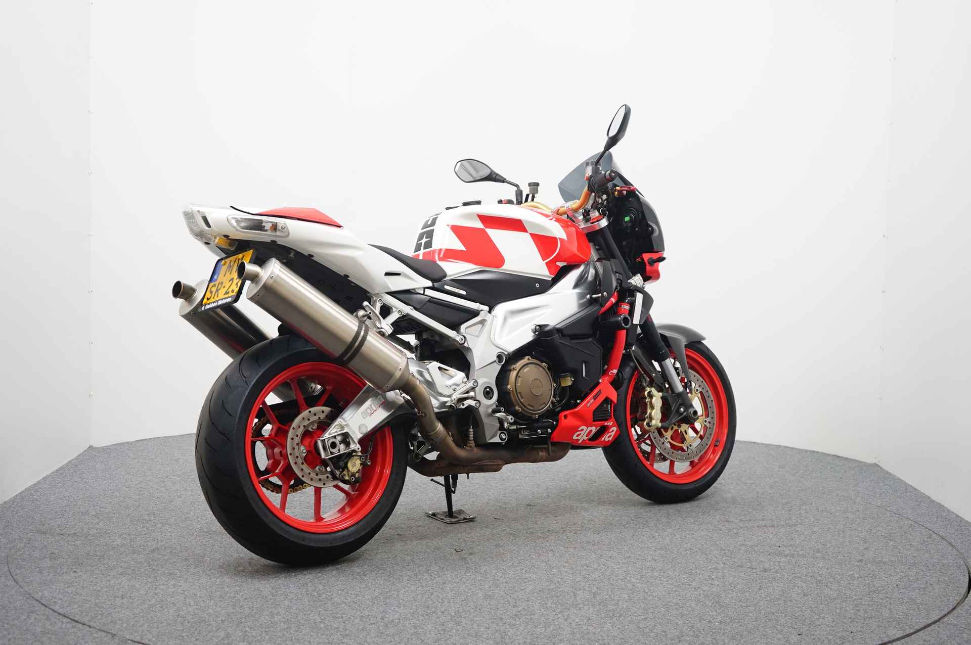 Aprilia TUONO - 8/20