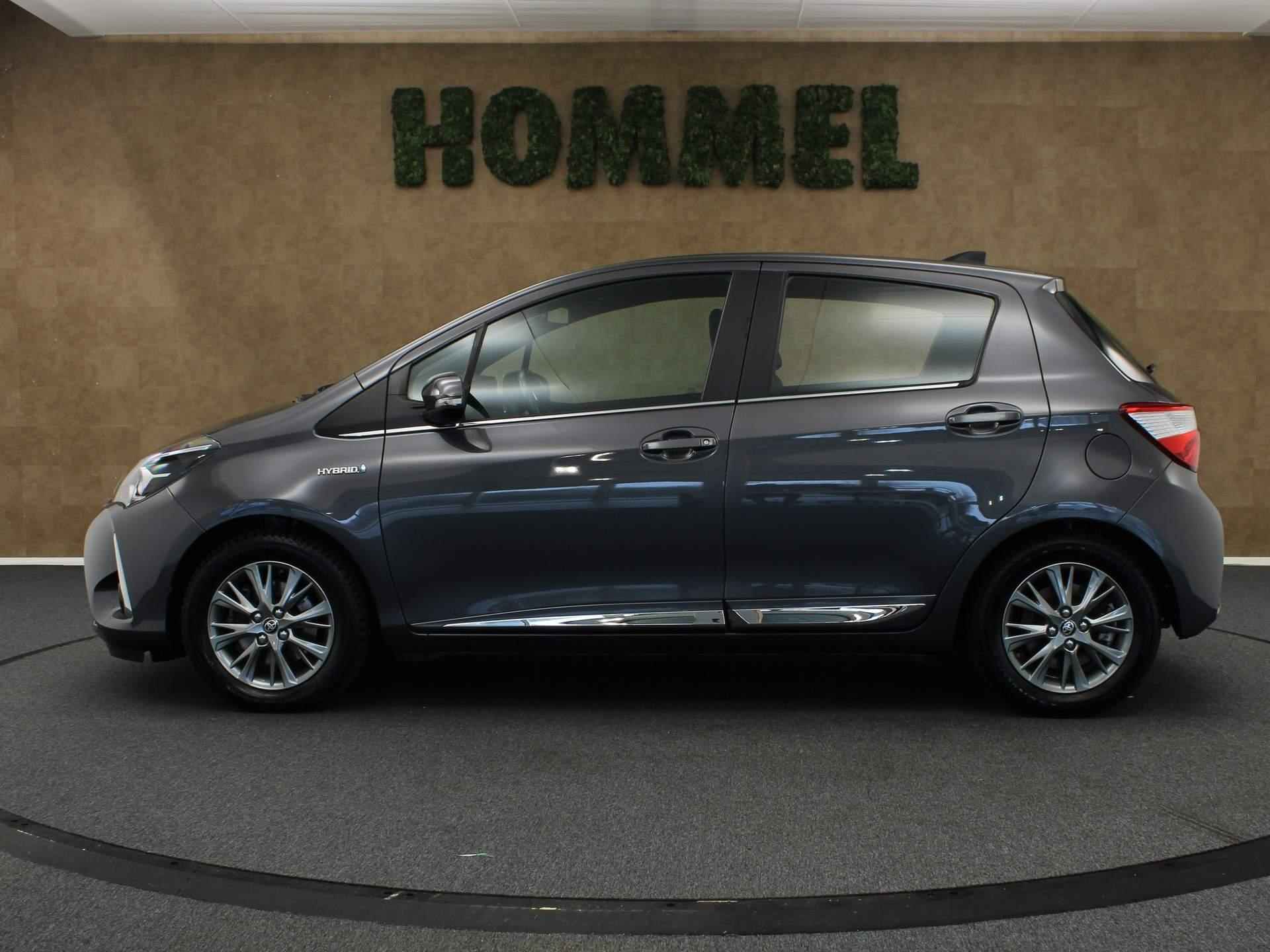 Toyota Yaris 1.5 Hybrid Executive - ORIGINEEL NEDERLANDSE AUTO - VASTE TREKHAAK - LPG ( UNIEK )  INSTALLATIE - CLIMATE CONTROL - HALF LEDEREN BEKLEDING - NAVIGATIESYSTEEM - EXTRA GROOT TOUCHSCREEN MULTIMEDIASYSTEEM - 15 INCH LICHT METALEN VELGEN - - 10/49