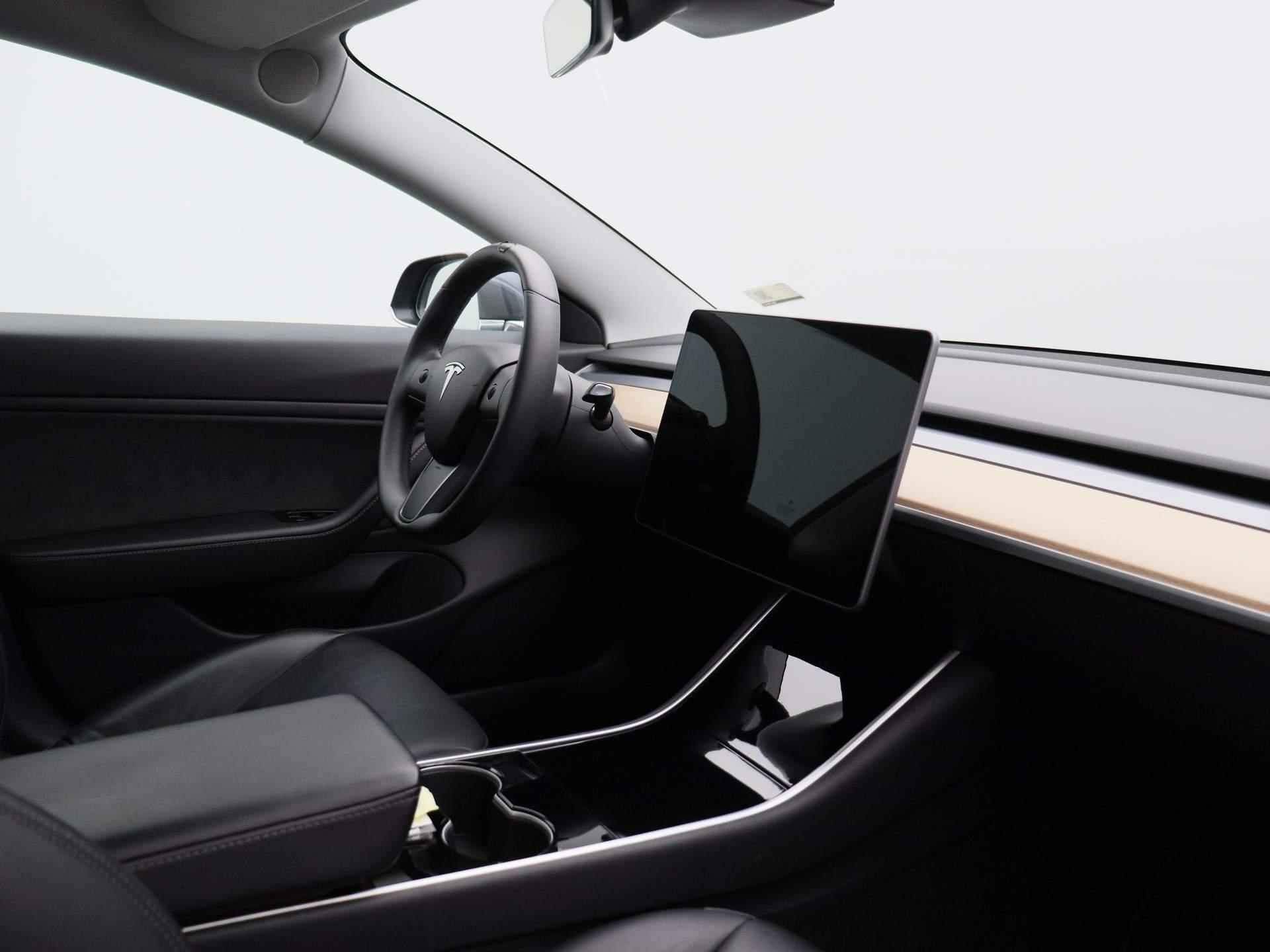 Tesla Model 3 Standard RWD Plus 60 kWh | Leder | Navigatie | Licht Metalen Velgen| Camera | Led-koplampen| - 30/33