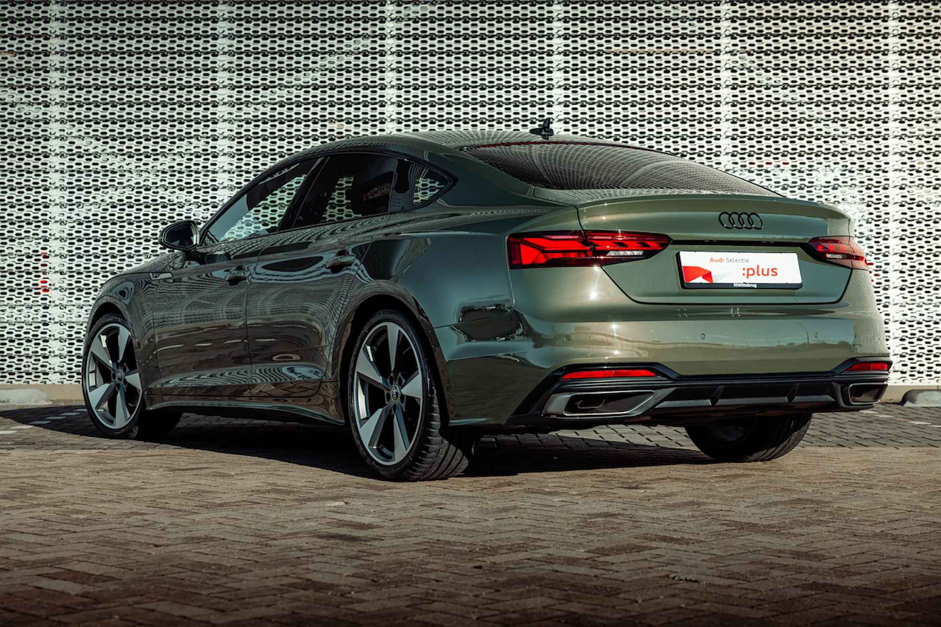 Audi A5 Sportback 35 TFSI 150pk s-tronic S edition Competition | Panoramadak | Matrix laserlicht | Optiek zwart plus | Stoelverwarming - 5/34