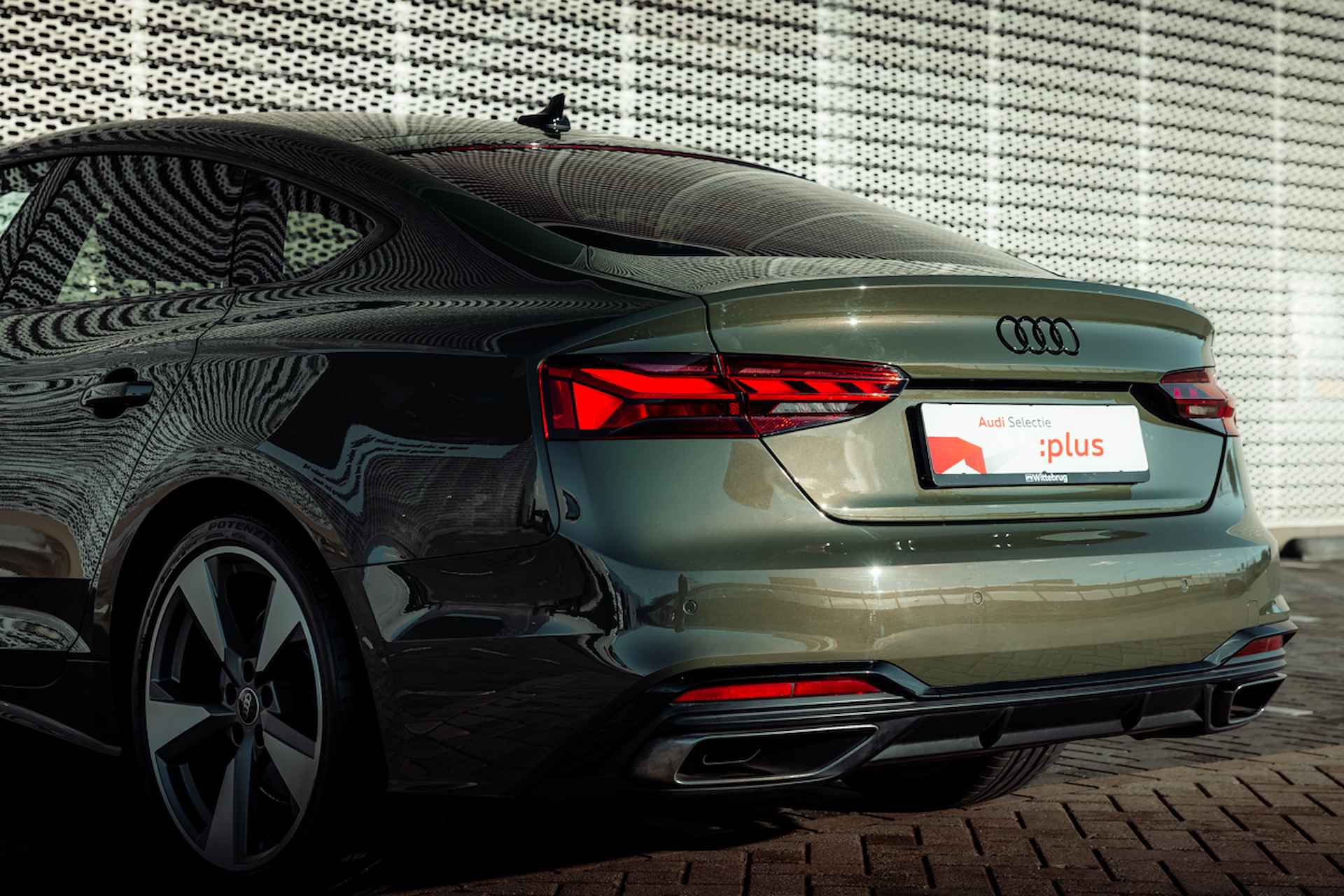 Audi A5 Sportback 35 TFSI 150pk s-tronic S edition Competition | Panoramadak | Matrix laserlicht | Optiek zwart plus | Stoelverwarming - 15/34