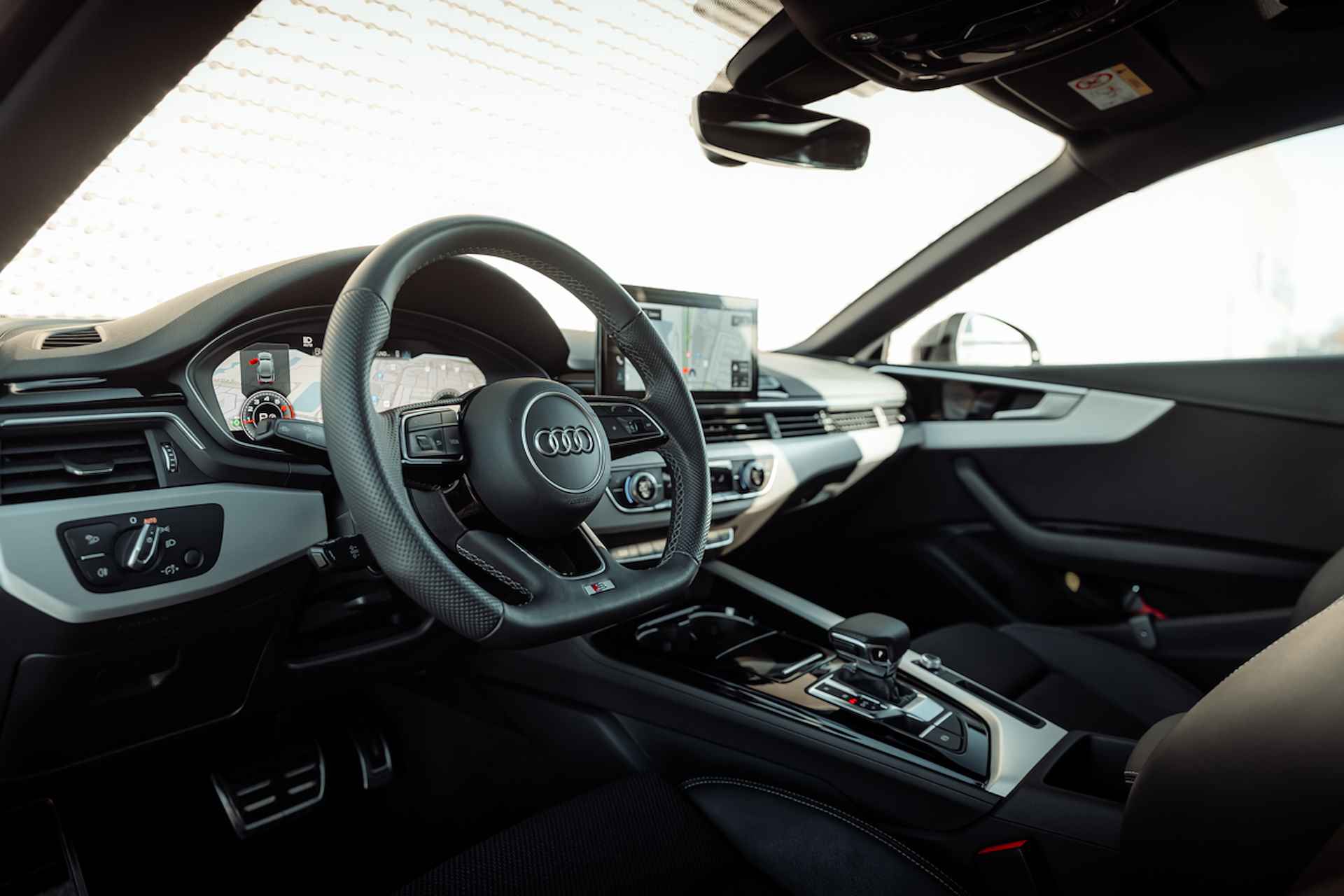 Audi A5 Sportback 35 TFSI 150pk s-tronic S edition Competition | Panoramadak | Matrix laserlicht | Optiek zwart plus | Stoelverwarming - 19/34