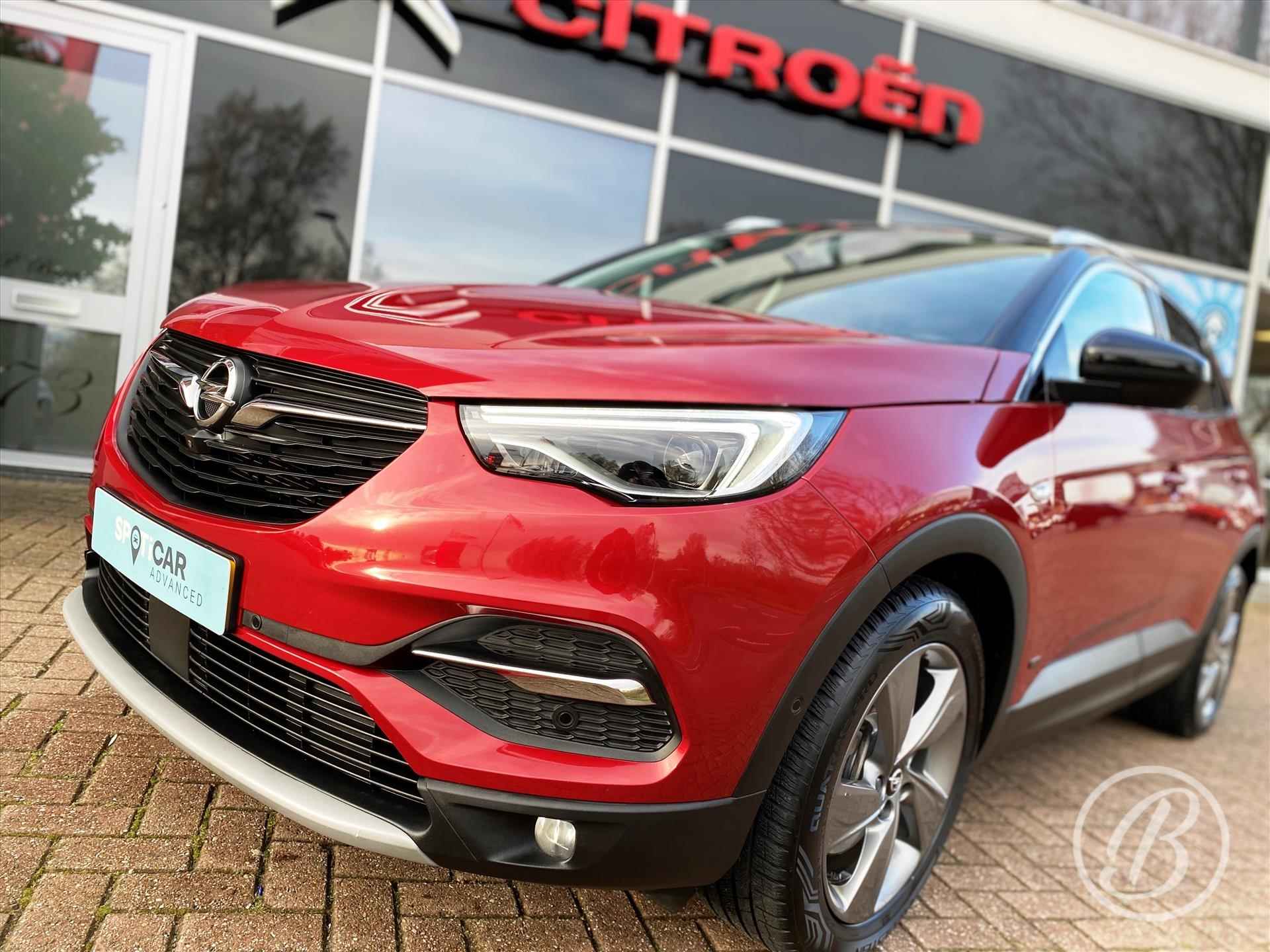 OPEL Grandland X 1.6 Turbo Hybrid 225pk Aut Ultimate | zwart leder, keyless, elek. achterkep, verw. voorstoelen, dab, navi, dodehoekdetectie, two tone kleuren, 18 inch - 12/69