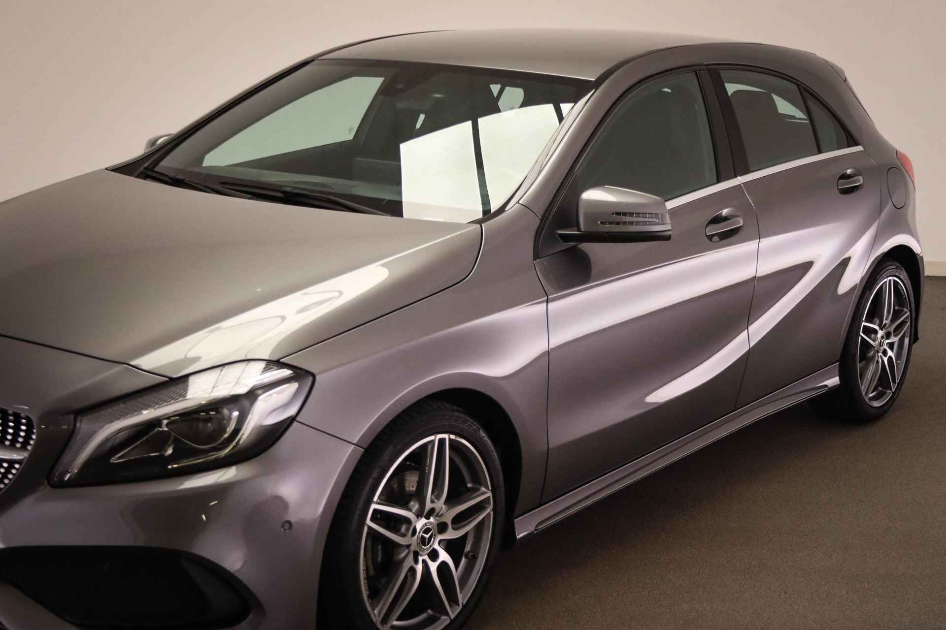 Mercedes-Benz A-klasse 180 Business Solution AMG | LED | AIRCO | CRUISE | NAVI | PDC | CAMERA | 18" - 13/56