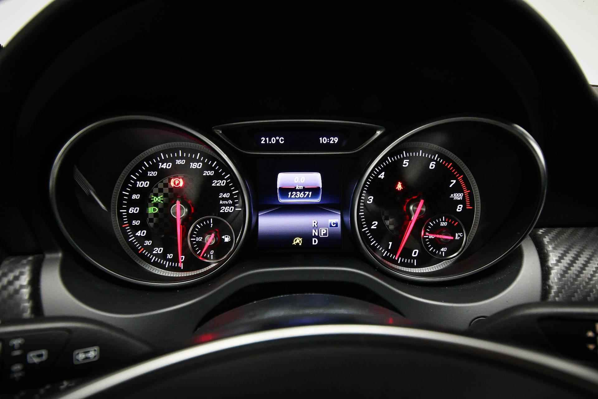 Mercedes-Benz A-klasse 180 Business Solution AMG | LED | AIRCO | CRUISE | NAVI | PDC | CAMERA | 18" - 29/56