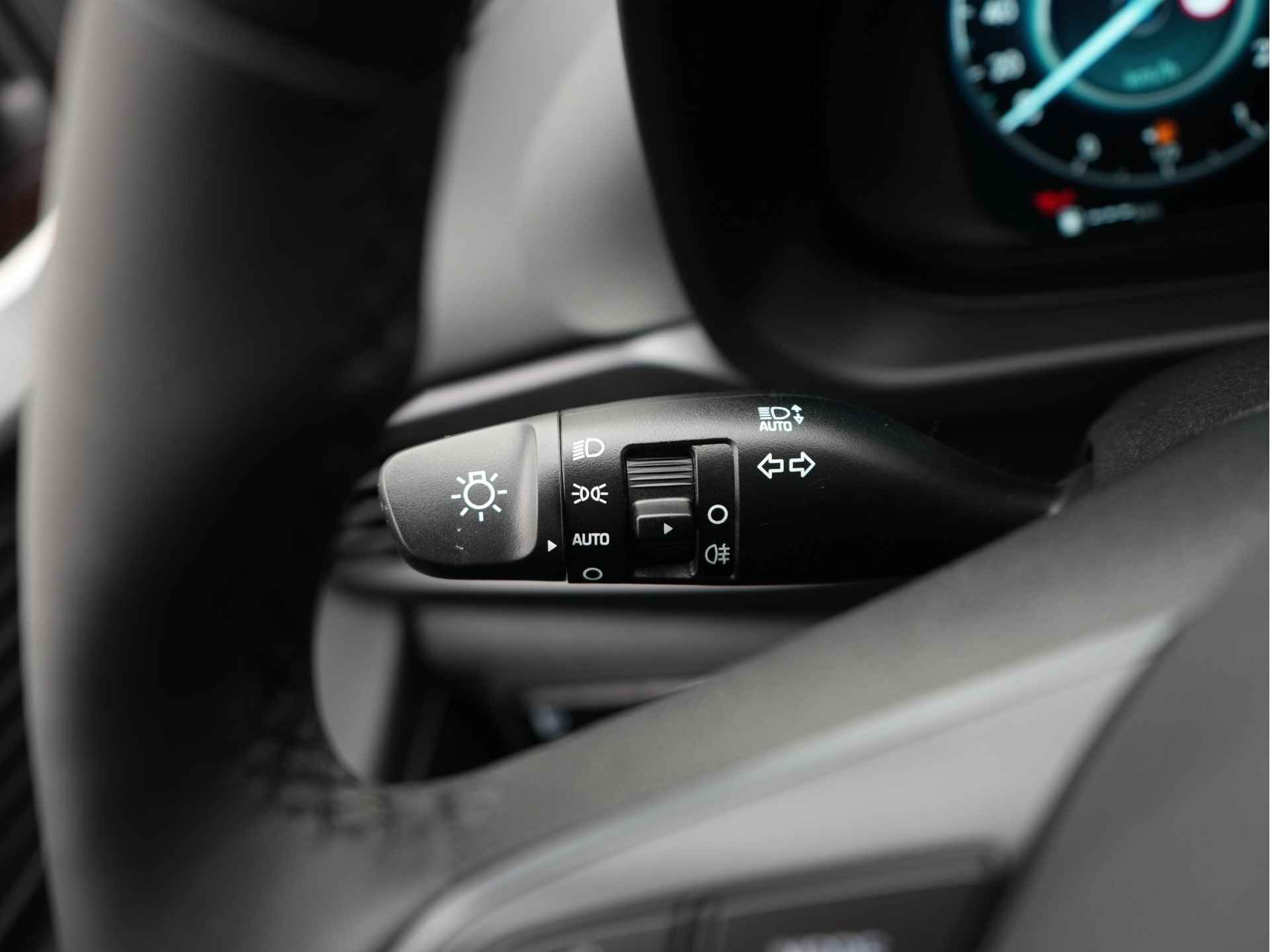 Hyundai Bayon 1.0 T-GDI Premium Met Navigatie, Climate Control en Keyless Uit voorraad leverbaar! - 33/40