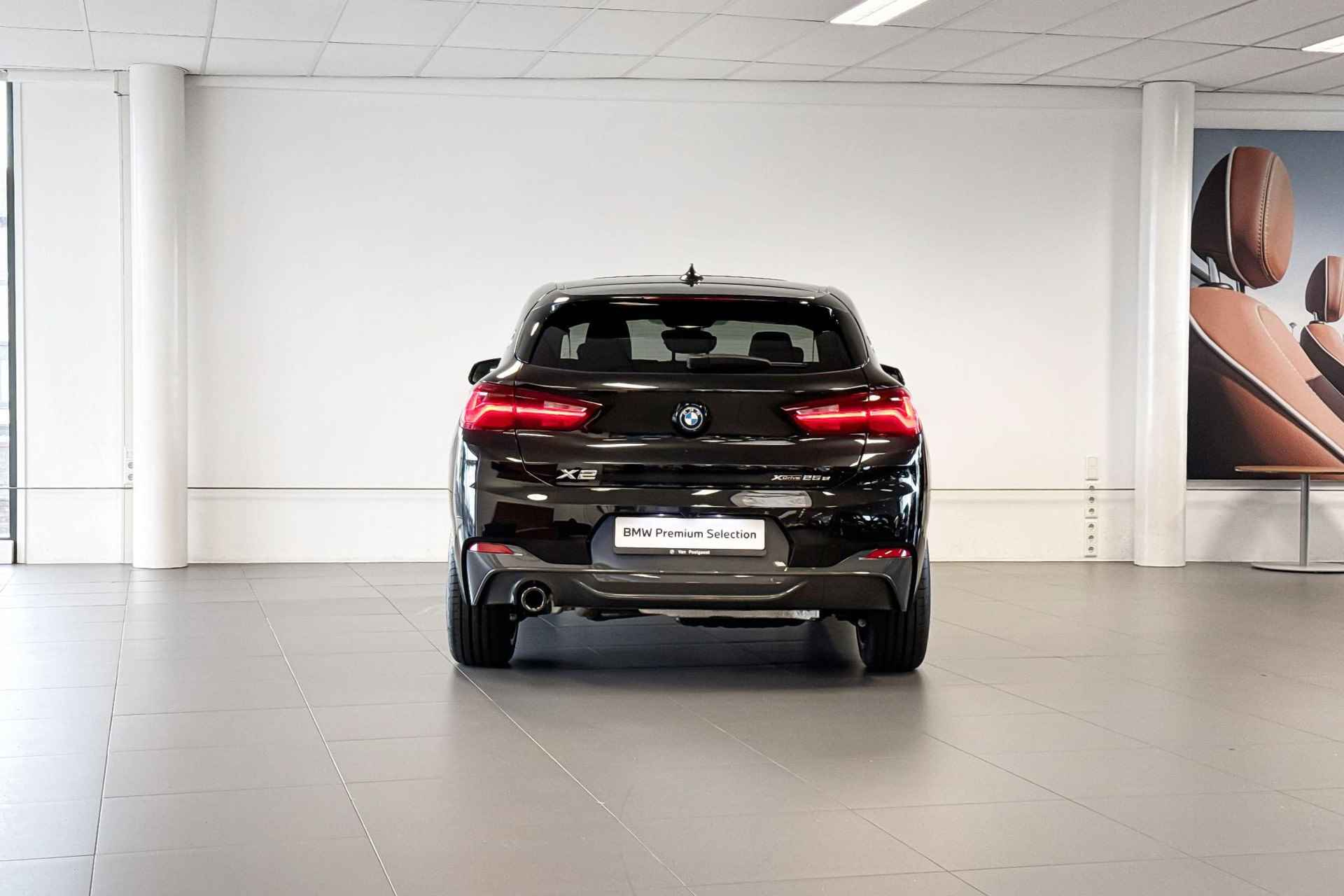 BMW X2 xDrive25e High Executive | M Sport | Harman Kardon | Glazen Panoramadak | Achteruitrijcamera | - 6/26