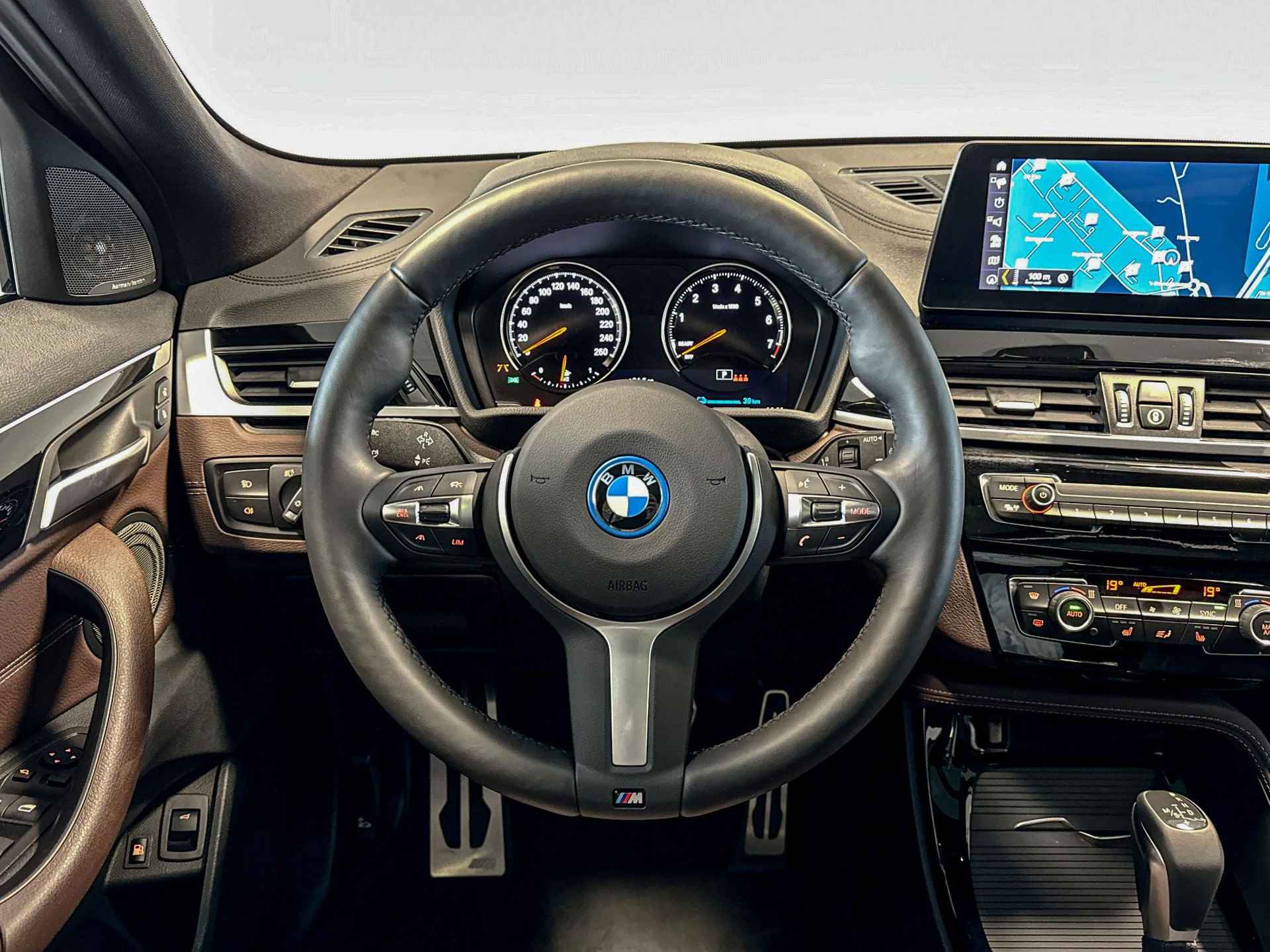 BMW X2 xDrive25e High Executive | M Sport | Harman Kardon | Glazen Panoramadak | Achteruitrijcamera | - 12/26