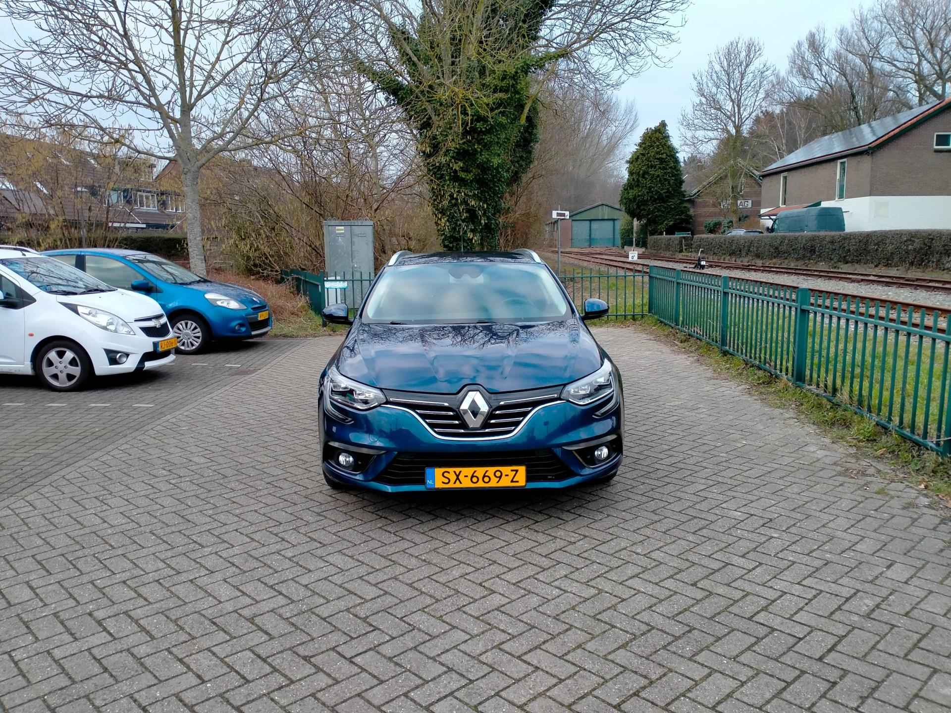 Renault Mégane Estate 1.2 TCe Bose automaat cruise navi trekhaak ALLINPRIJS - 2/37