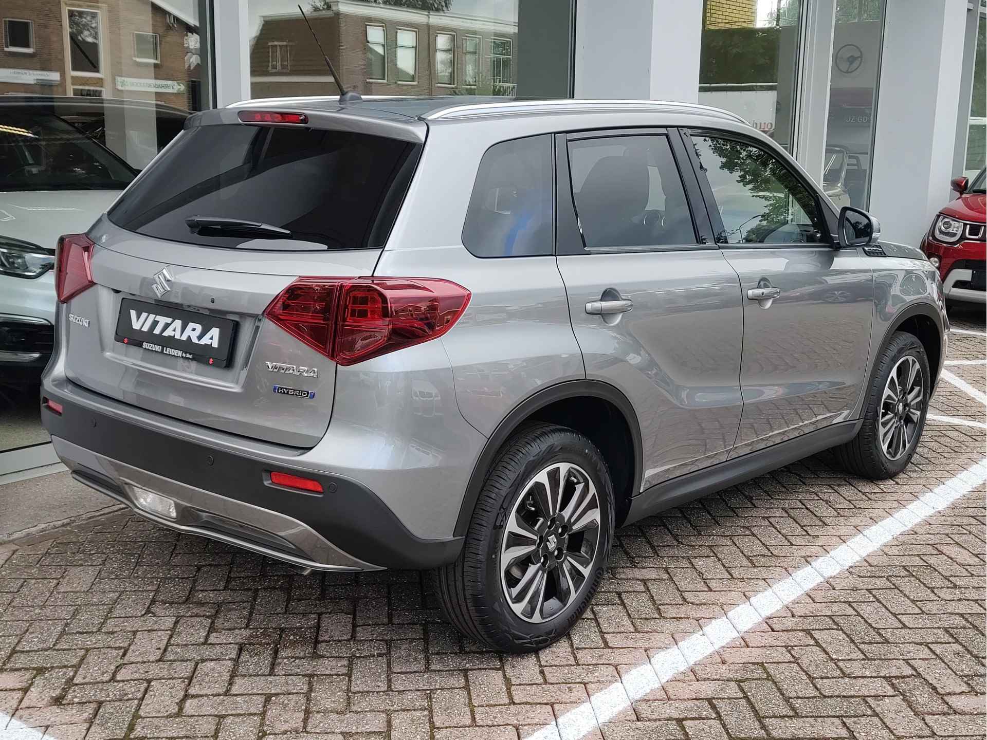 Suzuki Vitara 1.5 FULL HRYBID STYLE DIRECT LEVERBAAR! | Met 6 JAAR GARANTIE! | Inclusief € 3.500,- Voorraad Voordeel - 6/37