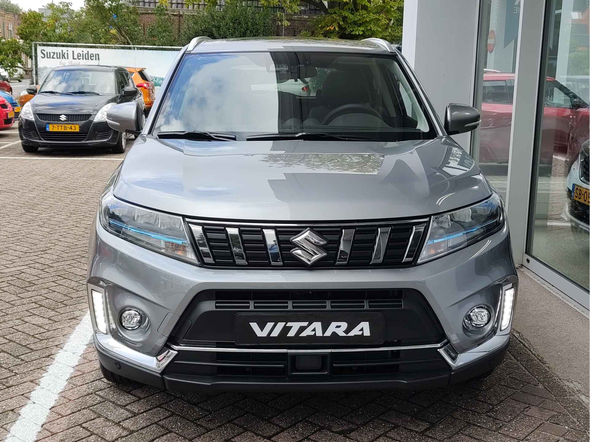 Suzuki Vitara 1.5 FULL HRYBID STYLE DIRECT LEVERBAAR! | Met 6 JAAR GARANTIE! | Inclusief € 3.500,- Voorraad Voordeel - 9/37