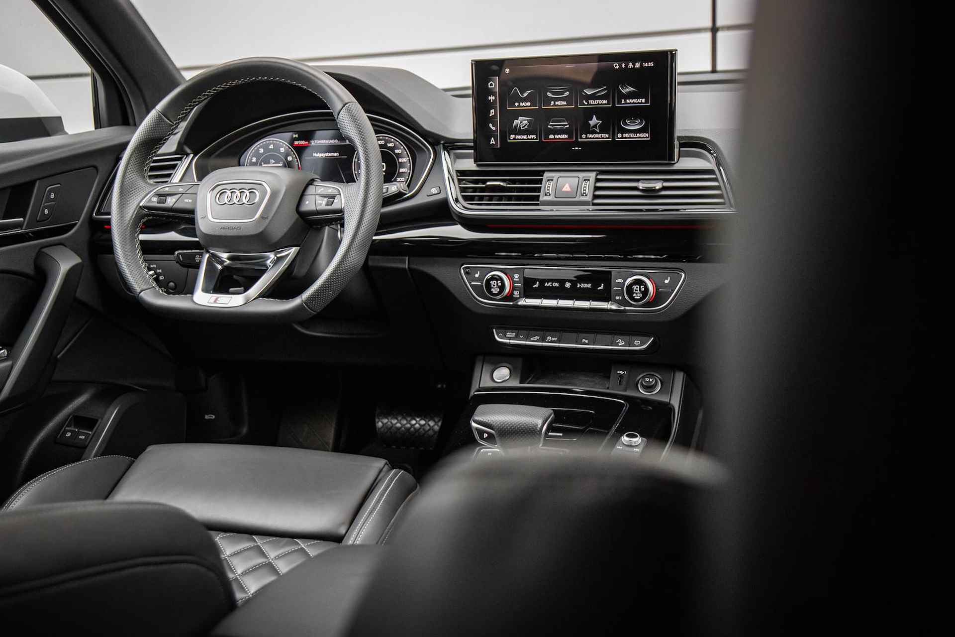 Audi Q5 Sportback 50 TFSI e 229pk S edition | Panoramadak | Leder | Luchtvering | Stoelverwarming | Achteruitrijcamera - 42/45