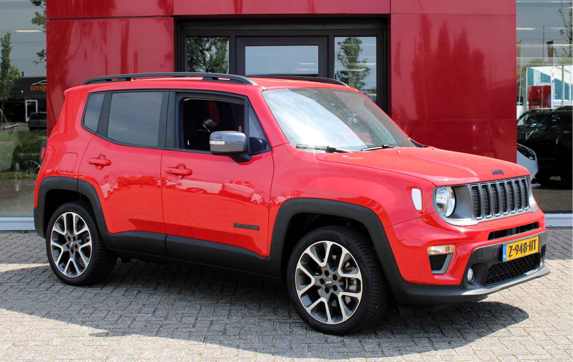 Jeep Renegade 4xe 240 Plug-in Hybrid Electric S │19'' velgen│Clima│Cruise│Camera│CarPlay | Parking Pack | Winter Pack - 4/24