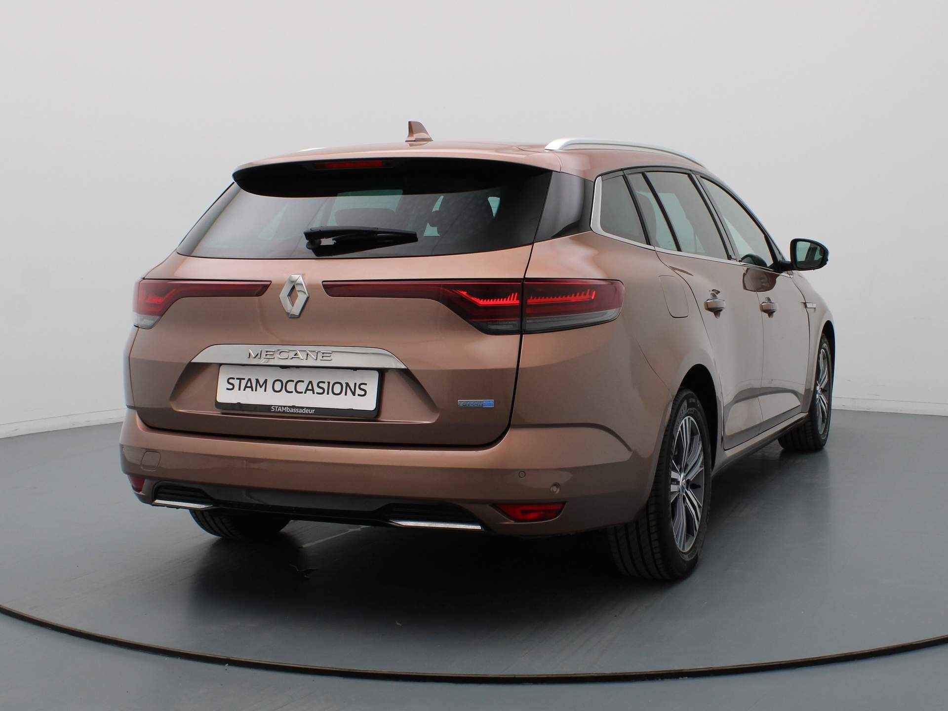 Renault Mégane Estate E-Tech Plug-In Hybrid 160pk Intens Parkeersensoren voor en achter | Navig | Climate control - 18/41