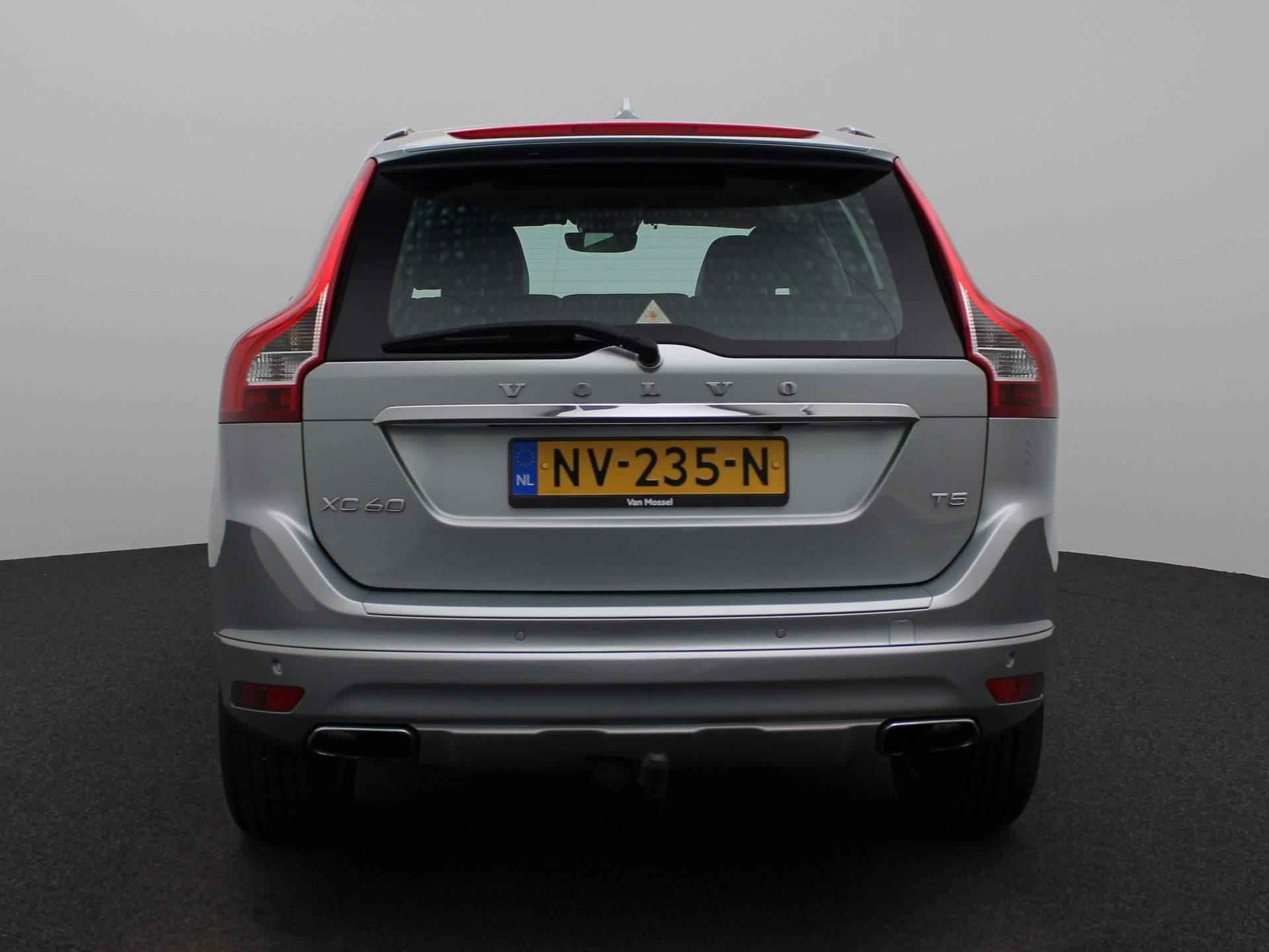 Volvo XC60 2.0 T5 FWD Polar+  | PANORAMADAK | NAVIGATIE | LEDER | STOELVERWARMING | ACHTERUITRIJCAMERA | ELEKTRISCHE BESTUURDERSSTOEL MET GEHEUGEN | TREKHAAK | BI-XENON KOPLAMPEN | ELEKTRISCHE ACHTERKLEP | - 11/40