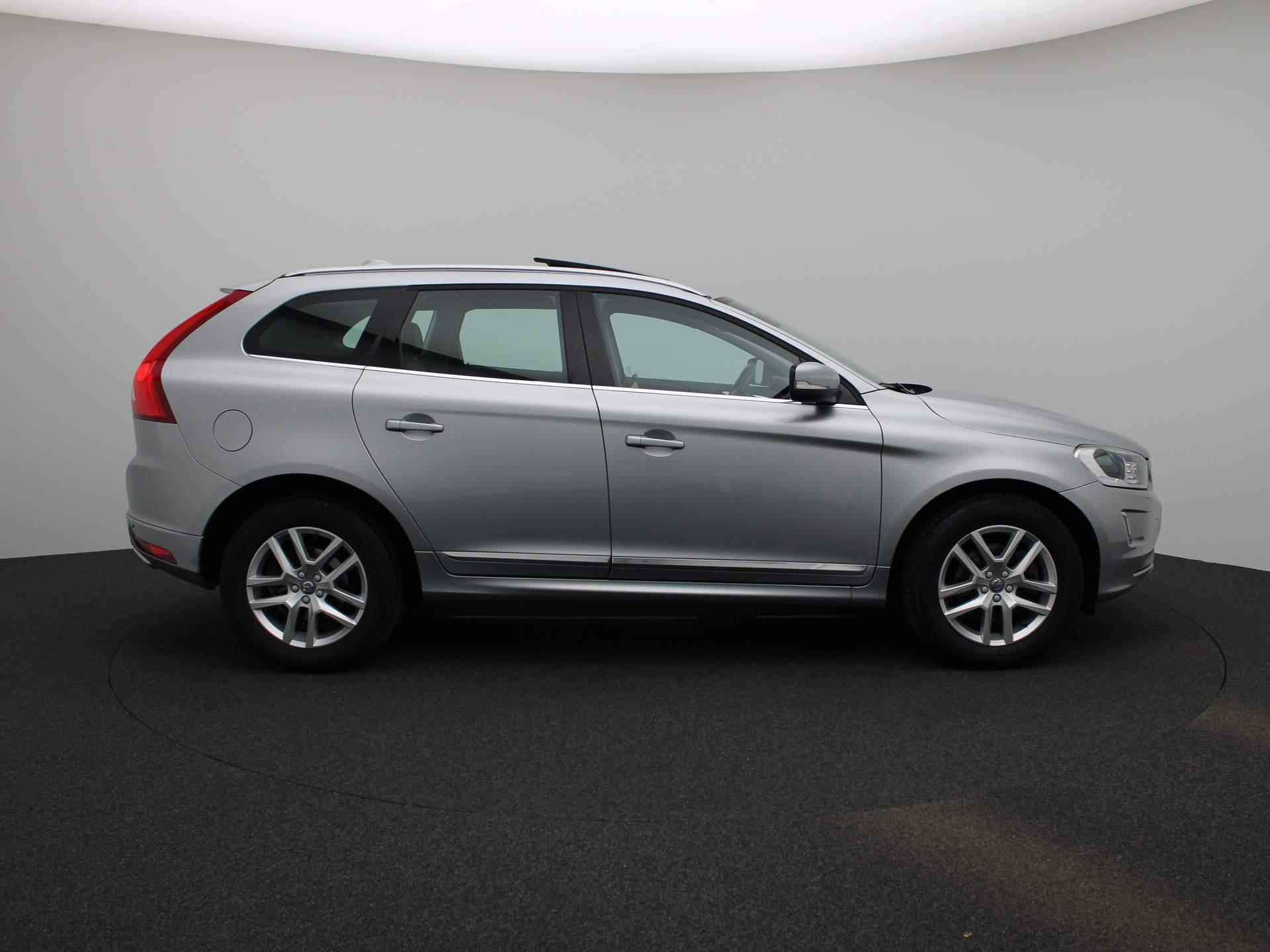 Volvo XC60 2.0 T5 FWD Polar+  | PANORAMADAK | NAVIGATIE | LEDER | STOELVERWARMING | ACHTERUITRIJCAMERA | ELEKTRISCHE BESTUURDERSSTOEL MET GEHEUGEN | TREKHAAK | BI-XENON KOPLAMPEN | ELEKTRISCHE ACHTERKLEP | - 12/40