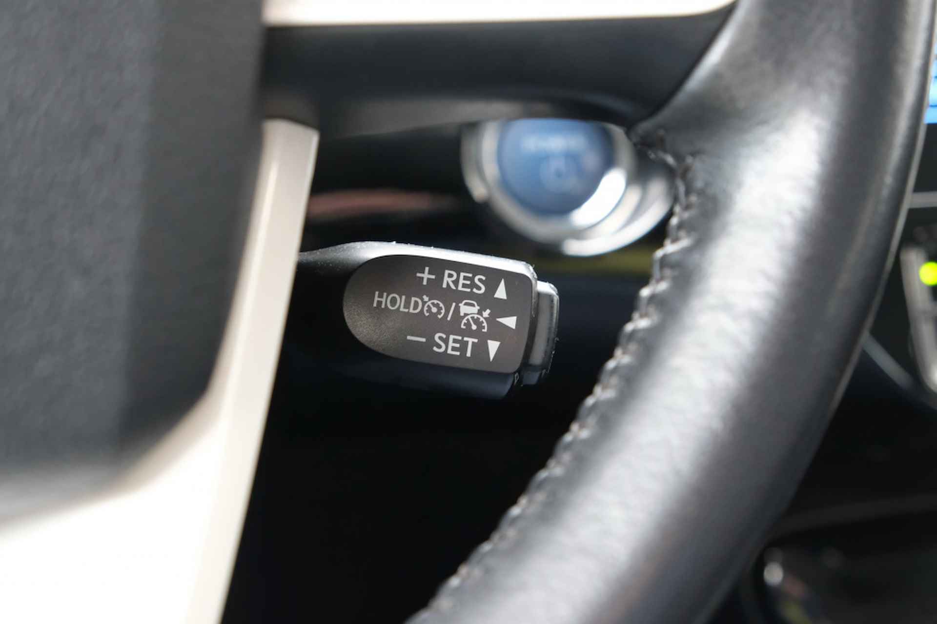 Toyota Prius 1.8 Hybrid 122PK Executive Automaat | Navi | Climate Control | S - 22/40