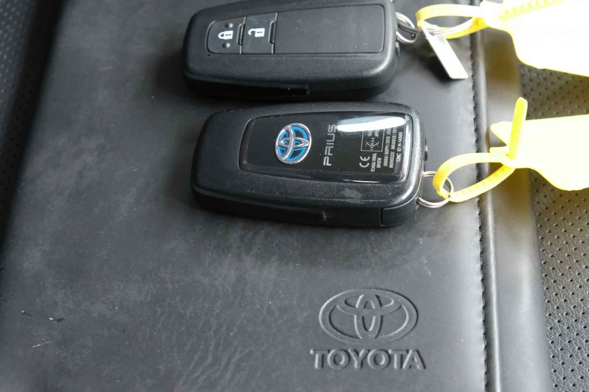 Toyota Prius 1.8 Hybrid 122PK Executive Automaat | Navi | Climate Control | S - 6/40