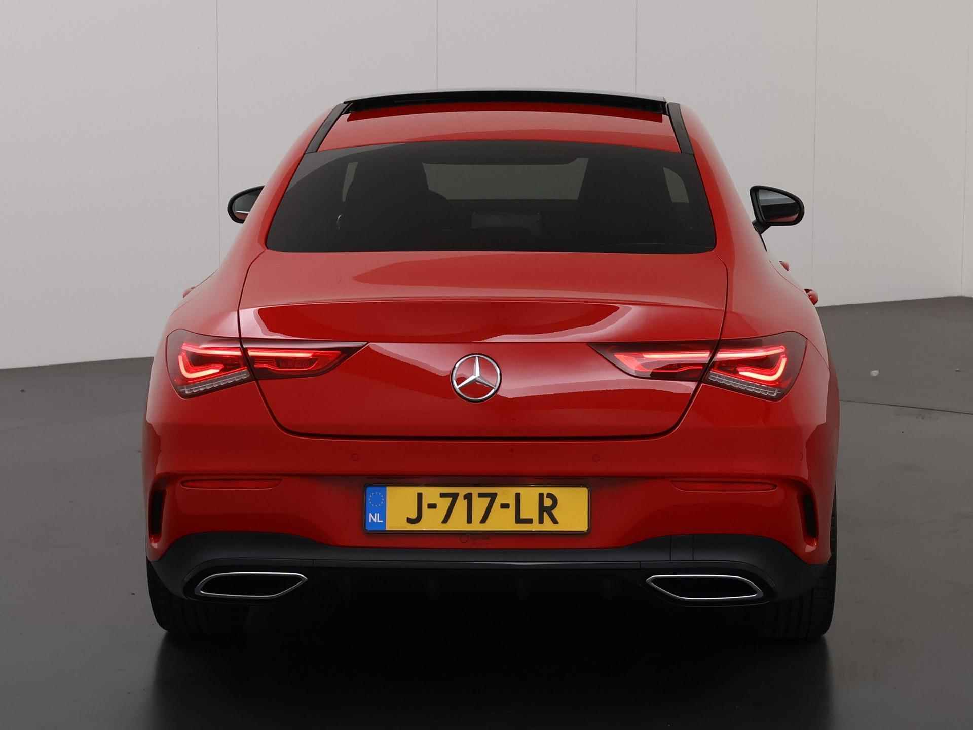 Mercedes-Benz CLA-klasse 220 Premium Plus | AMG Styling | Panoramadak | Wide Screen | Navigatie | Sportstoelen | Camera | DAB | Sfeerverlichting | Stoelverwarming | Ele. kofferdeskel | - 5/48