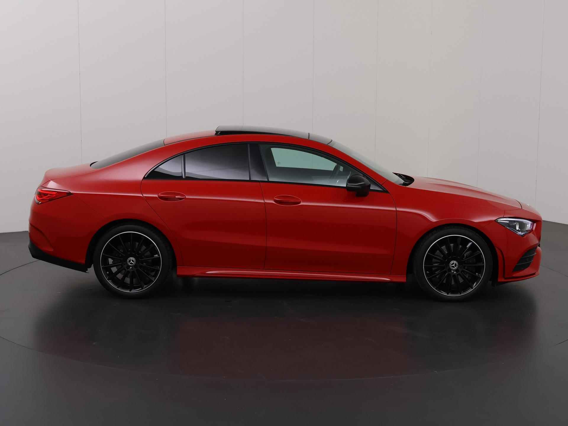 Mercedes-Benz CLA-klasse 220 Premium Plus | AMG Styling | Panoramadak | Wide Screen | Navigatie | Sportstoelen | Camera | DAB | Sfeerverlichting | Stoelverwarming | Ele. kofferdeskel | - 7/48