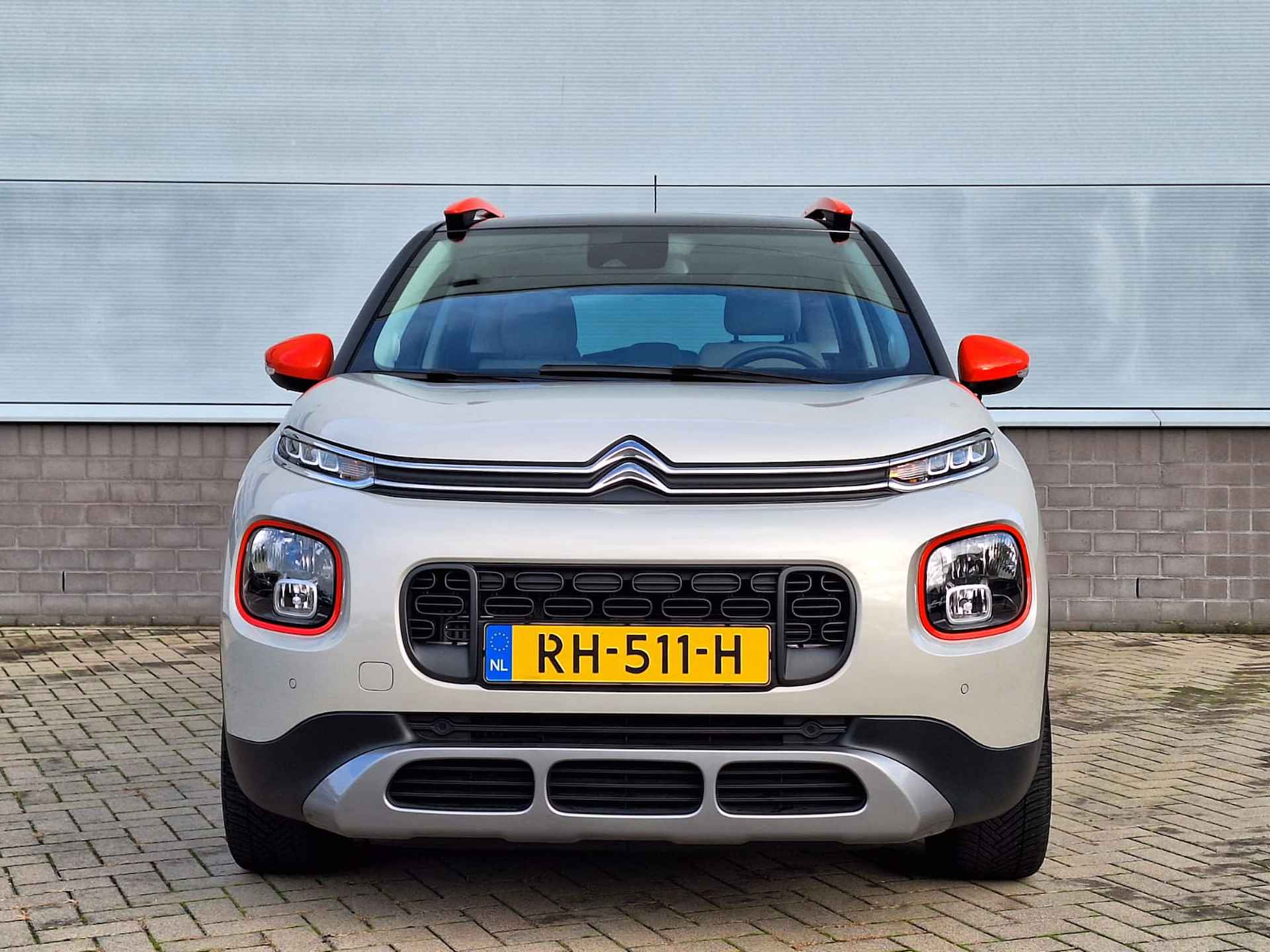 CITROEN C3 Aircross 1.2 PureTech 110pk Shine Automaat | Navigatie | Climate Control | Achteruitrijcamera | Panoramadak - 2/49