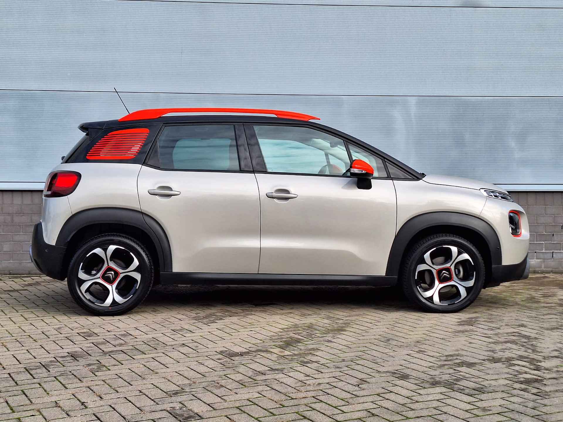 CITROEN C3 Aircross 1.2 PureTech 110pk Shine Automaat | Navigatie | Climate Control | Achteruitrijcamera | Panoramadak - 4/49