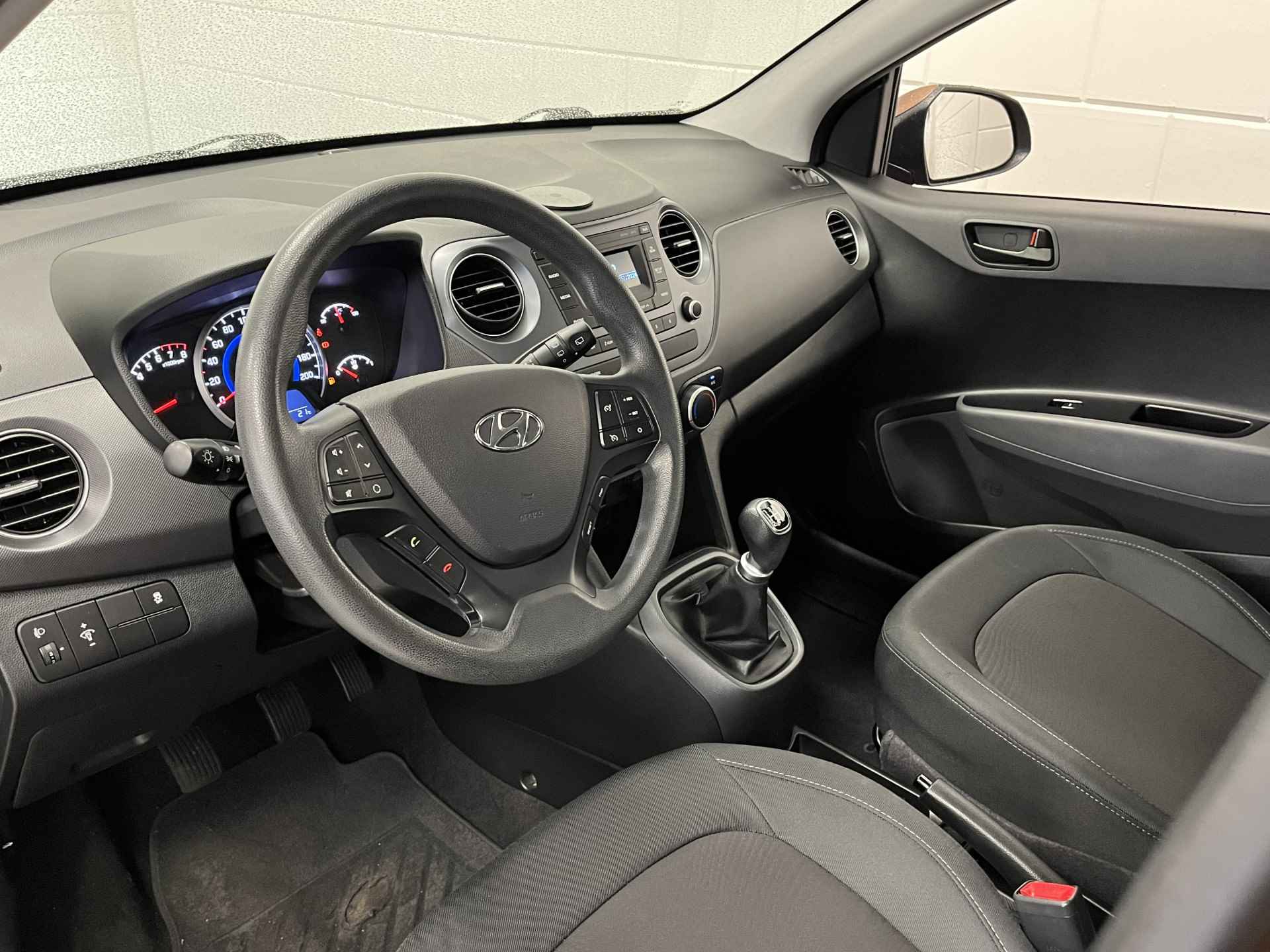 Hyundai i10 1.0i Comfort RADIO MET BLUETOOTH CARKIT | AIRCO | CENTRALE VERGRENDELING | LEUKE AUTO! - 16/42