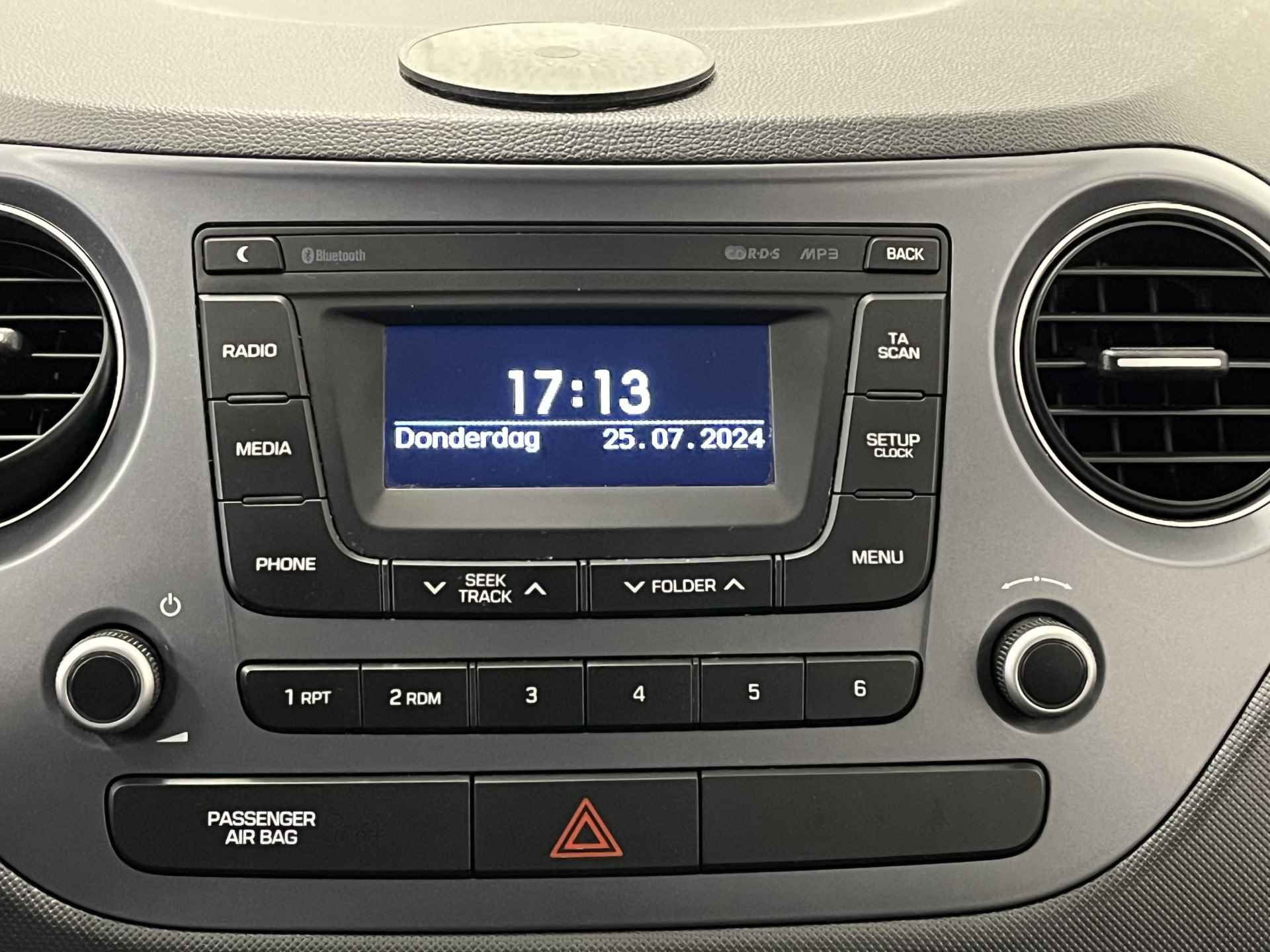 Hyundai i10 1.0i Comfort RADIO MET BLUETOOTH CARKIT | AIRCO | CENTRALE VERGRENDELING | LEUKE AUTO! - 29/42