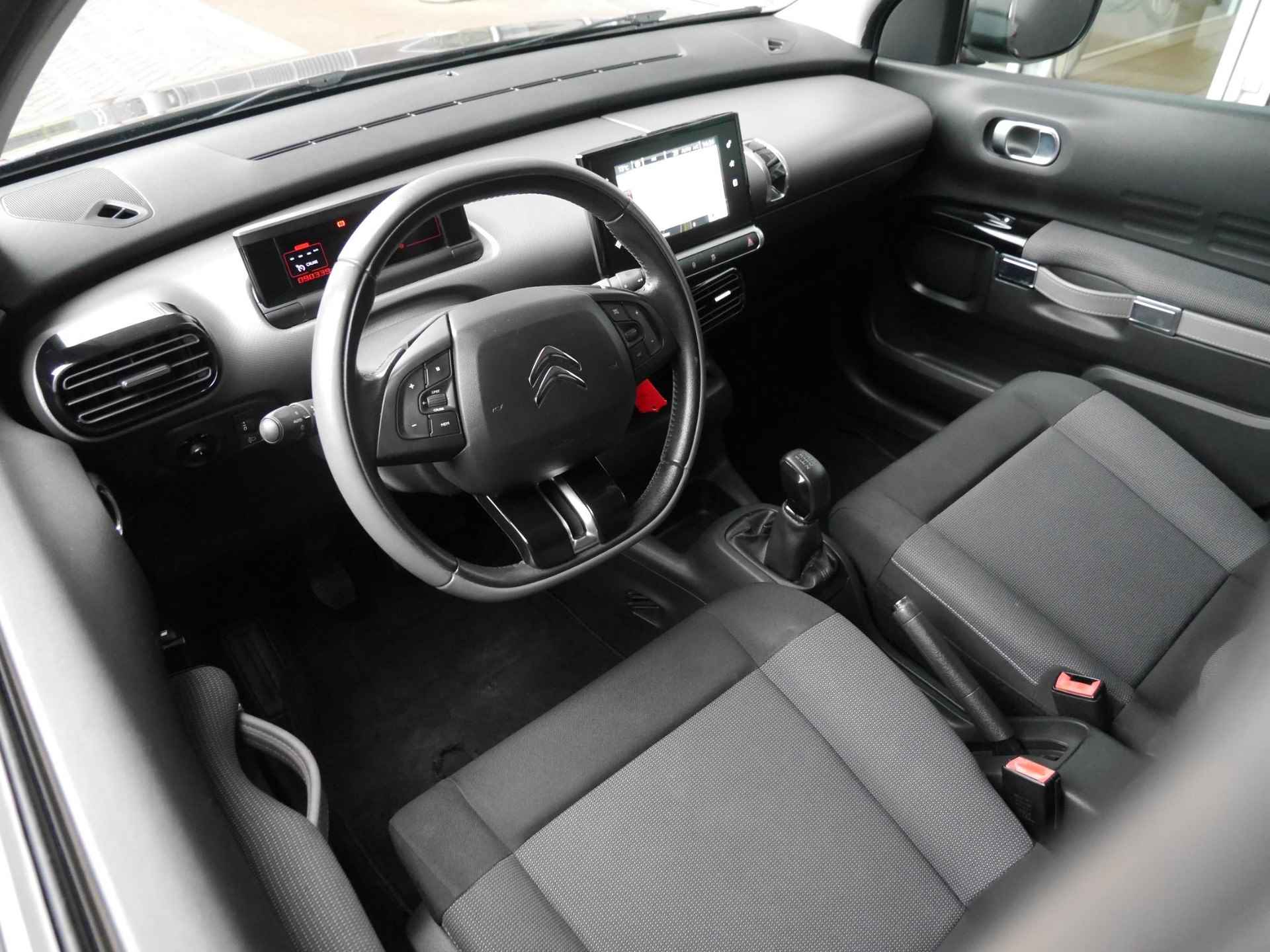 Citroen C4 Cactus 1.2 PureTech Business | Navigatie | Cruise control | 17 inch lichtmetalen velgen | Climate control | Regensensor | Extra getint glas - 9/39