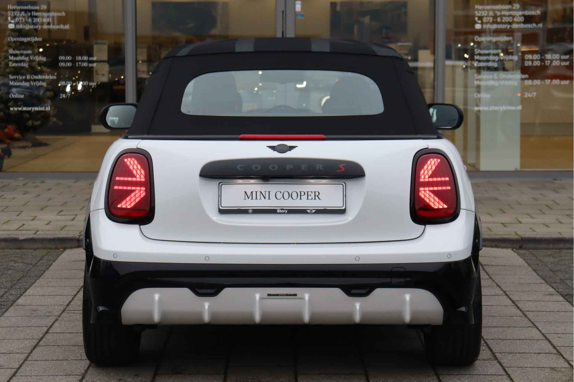 MINI Cabrio S Automaat / John Cooper Works / Pakket XL / 18" JCW Lap Spoke 2-tone - 7/16