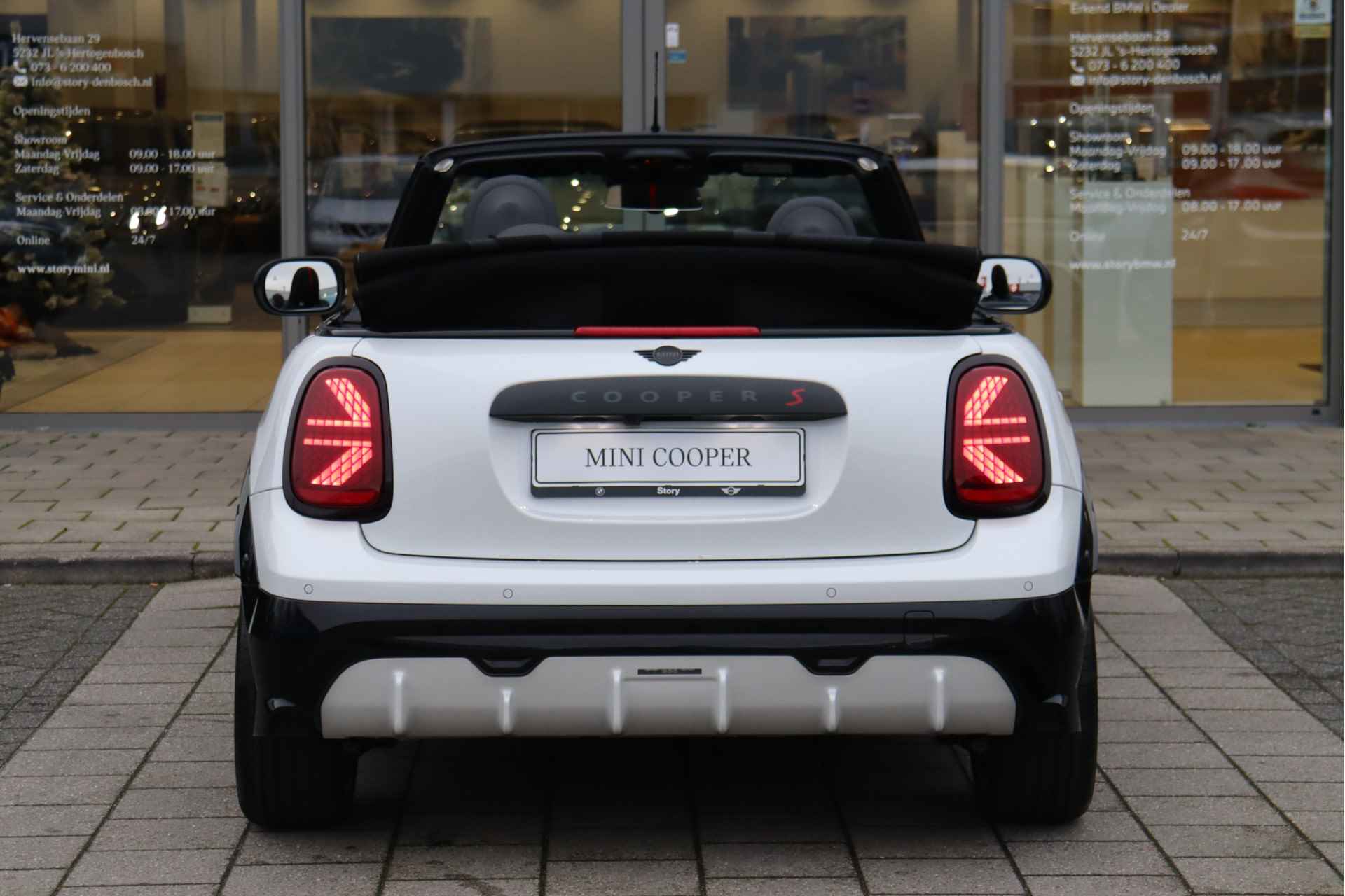 MINI Cabrio S Automaat / John Cooper Works / Pakket XL / 18" JCW Lap Spoke 2-tone - 8/16