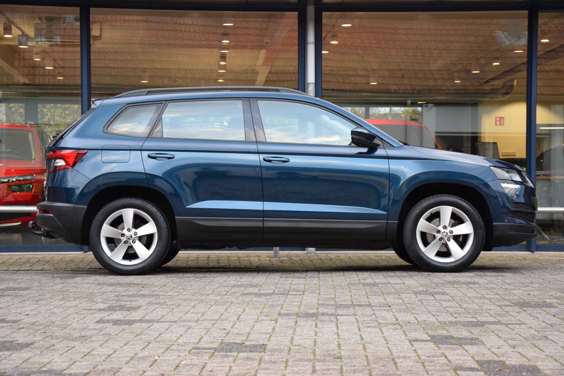 Škoda Karoq 1.5 TSI 150PK ACT Ambition Business DSG Automaat | NL-Auto | BOVAG Garantie | Trekhaak | Cruise & Climate Control | Navigatie | PDC Voor&Achter | Apple Carplay/ Android Auto | - 5/37