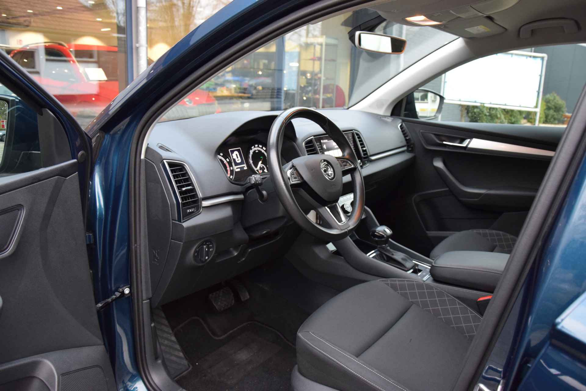 Škoda Karoq 1.5 TSI 150PK ACT Ambition Business DSG Automaat | NL-Auto | BOVAG Garantie | Trekhaak | Cruise & Climate Control | Navigatie | PDC Voor&Achter | Apple Carplay/ Android Auto | - 9/37