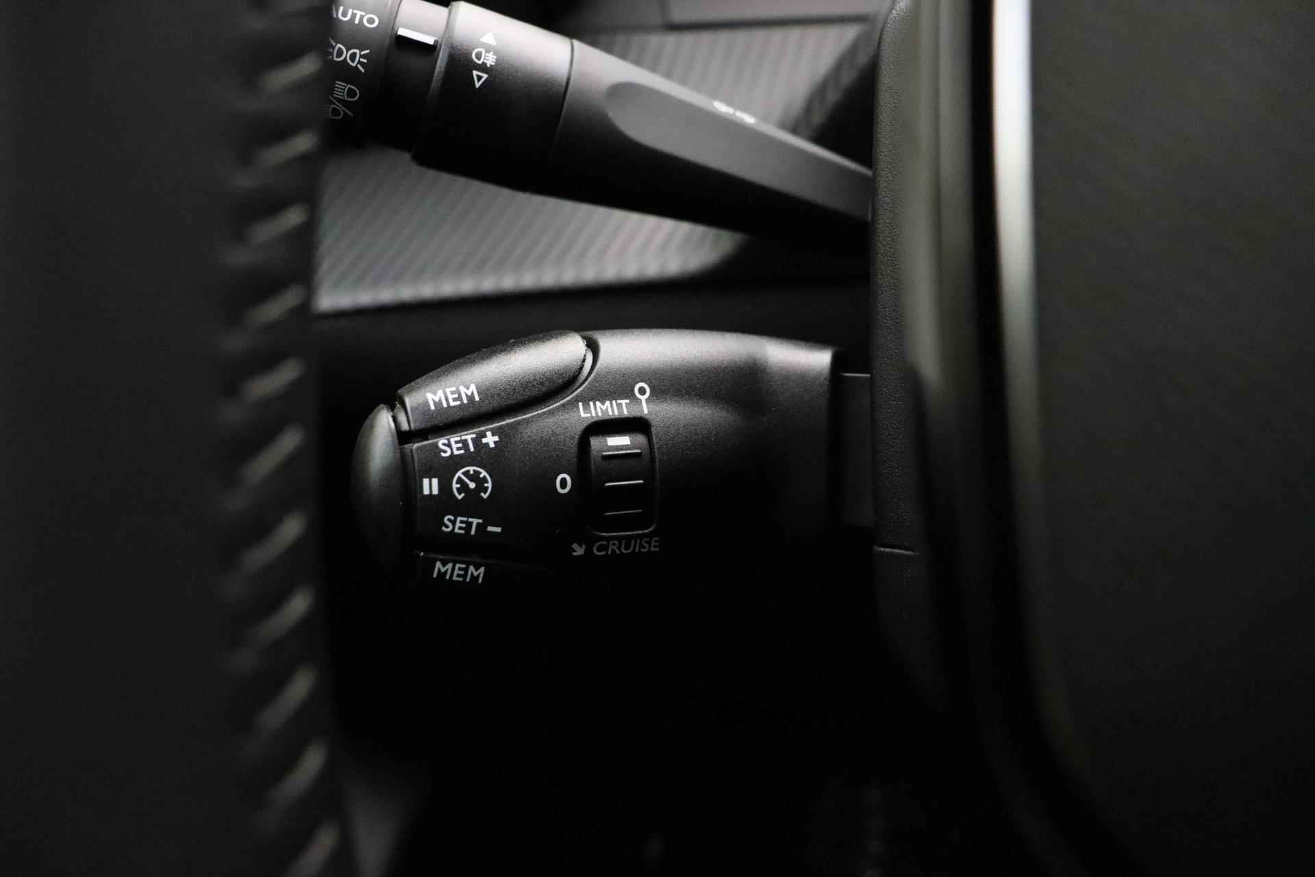 Peugeot e-208 EV Allure 50 kWh 136 PK | Automaat | LMV | E-Style | Camera | Navigatie | Cruise Control | Voorraad Nieuw - 28/35