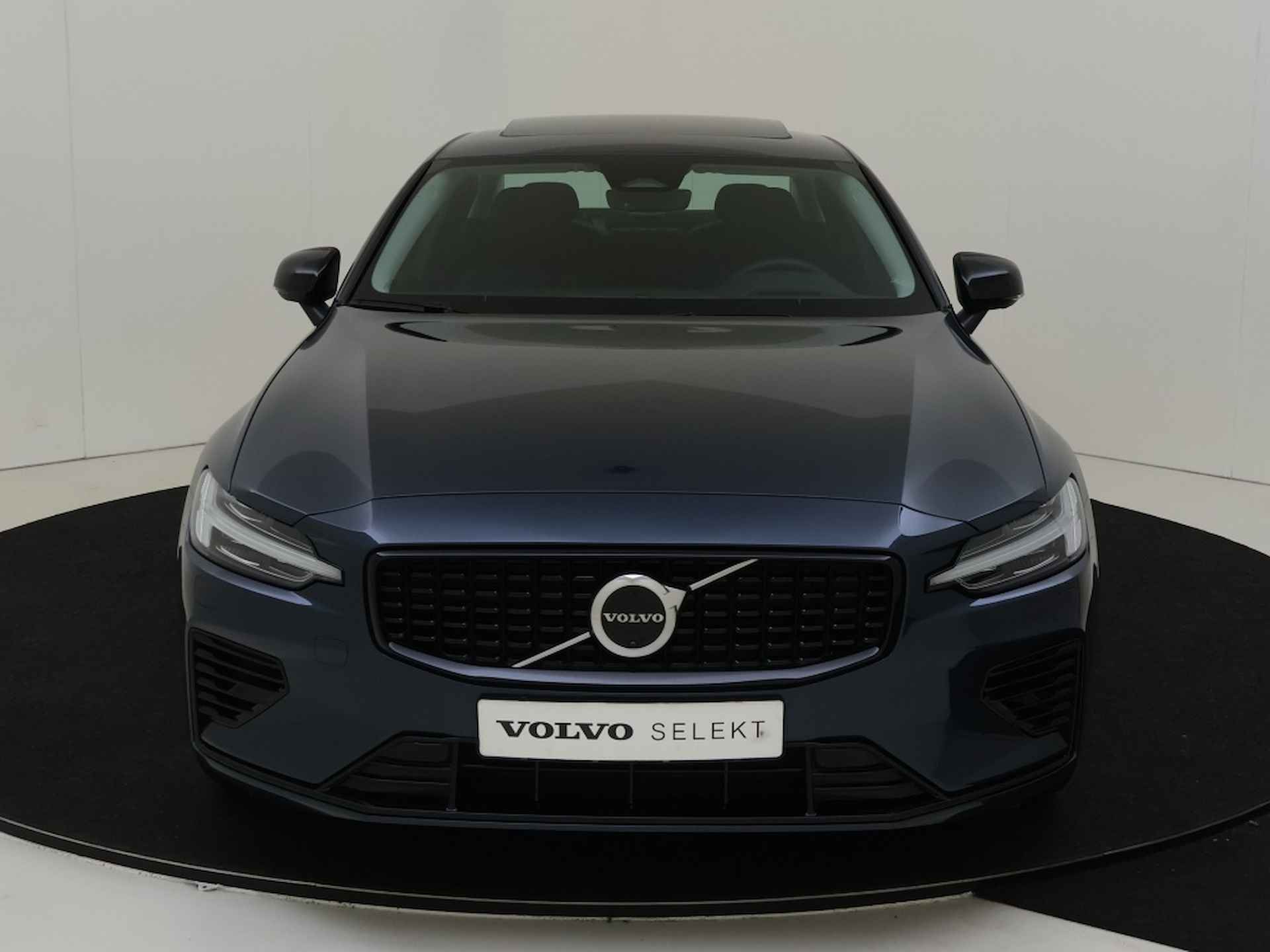 Volvo S60 T6 Ultimate Dark | Trekhaak | Panoramadak | 360° Camera | - 3/35