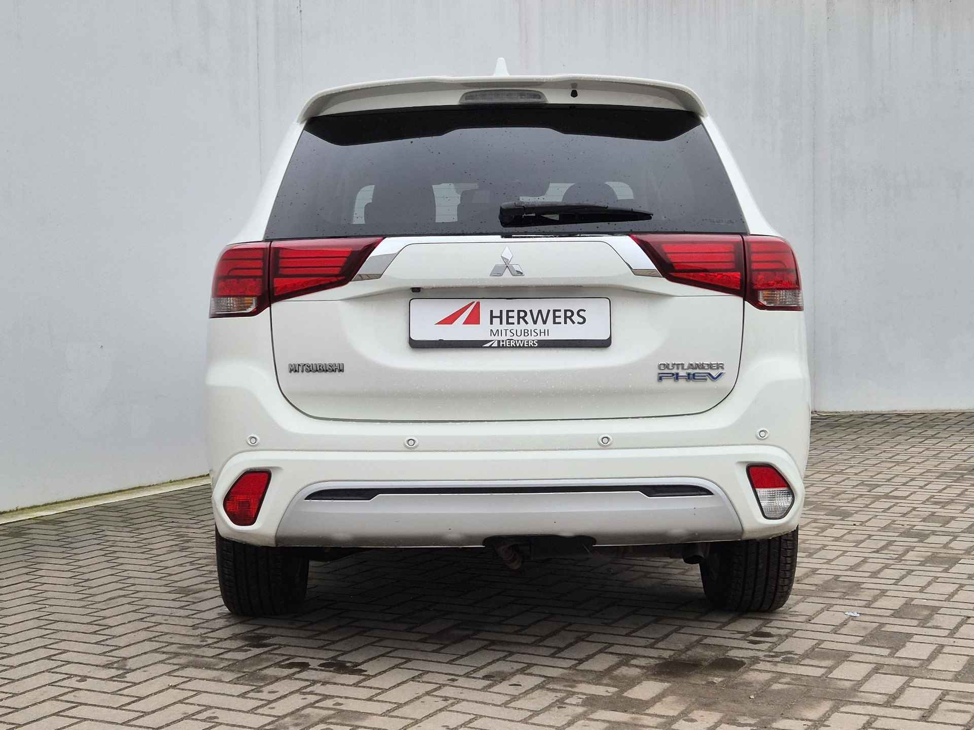 Mitsubishi Outlander 2.4 PHEV Intense Automaat / Afneembare trekhaak / Plug-in / 1500kg Trekgewicht / Adaptieve Cruise Control / Dealeronderhouden / Apple Carplay Android Auto / - 12/50