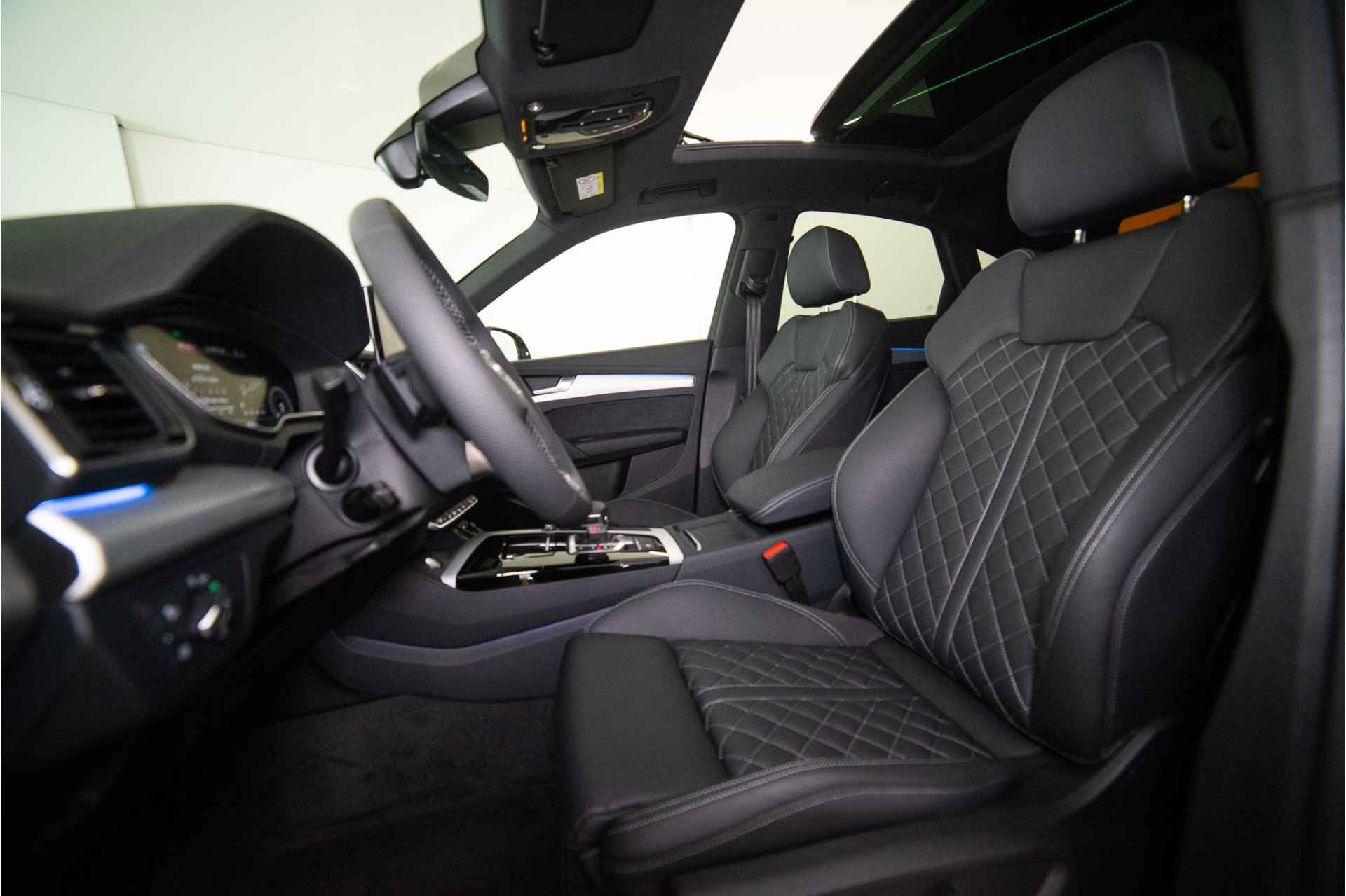 Audi Q5 Sportback 50 TFSI e S Edition Competition Plug-in | NIEUW REG'24 | Pano | Matrix | Sfeer | Leder | 36 MND Garantie! - 24/54