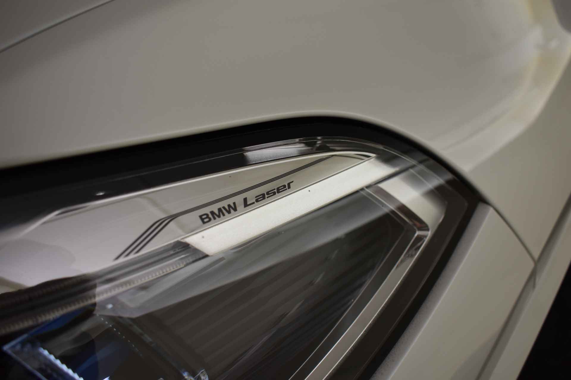BMW X5 xDrive45e High Executive M Sport Automaat / Panoramadak / Laserlight / Parking Assistant Plus / Soft-Close / Gesture Control / Driving Assistant Professional - 54/58