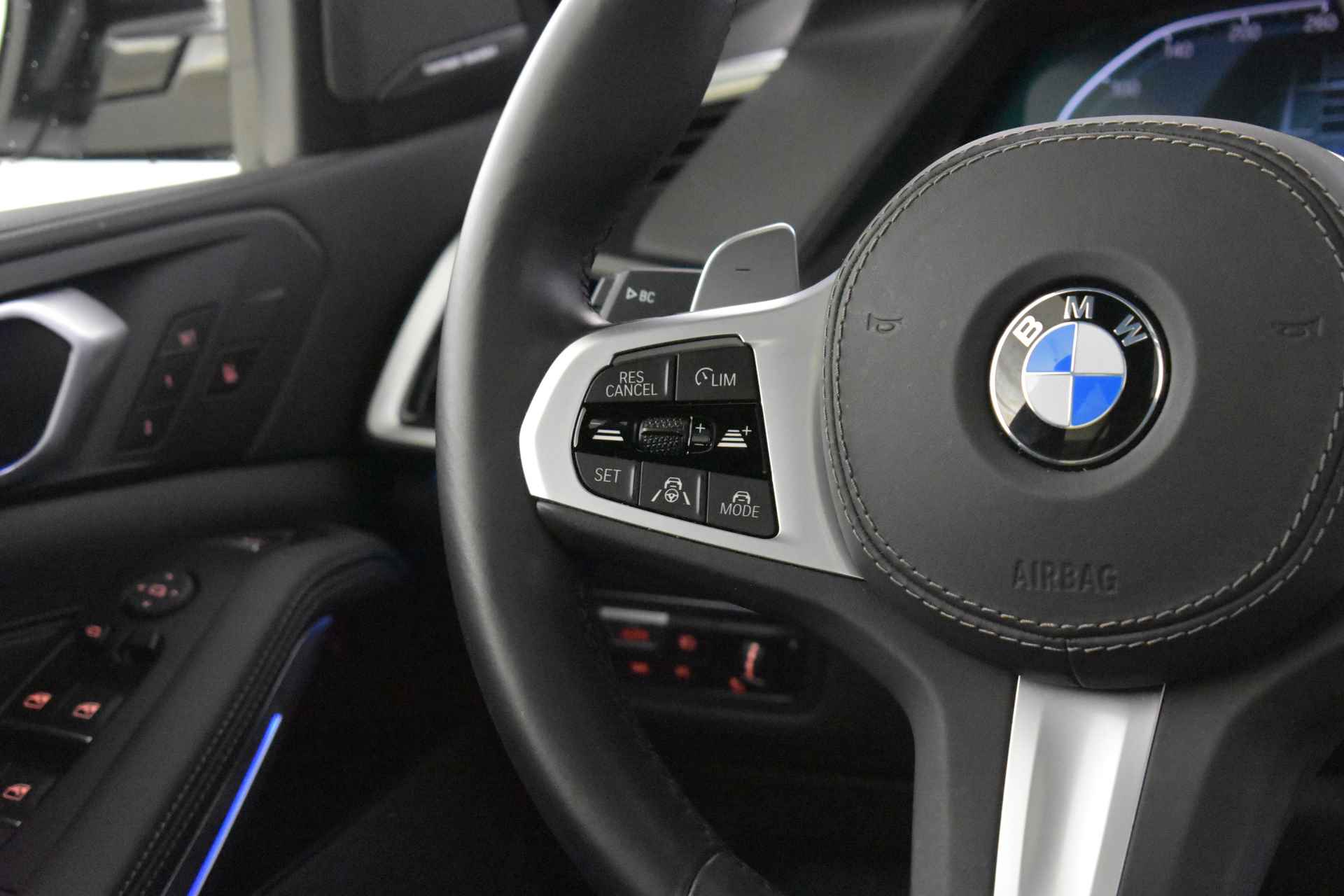BMW X5 xDrive45e High Executive M Sport Automaat / Panoramadak / Laserlight / Parking Assistant Plus / Soft-Close / Gesture Control / Driving Assistant Professional - 23/58