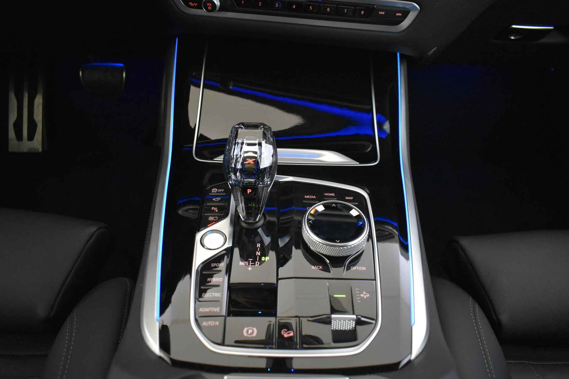 BMW X5 xDrive45e High Executive M Sport Automaat / Panoramadak / Laserlight / Parking Assistant Plus / Soft-Close / Gesture Control / Driving Assistant Professional - 29/58