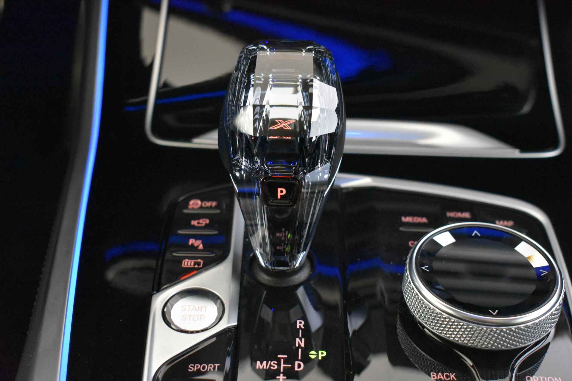 BMW X5 xDrive45e High Executive M Sport Automaat / Panoramadak / Laserlight / Parking Assistant Plus / Soft-Close / Gesture Control / Driving Assistant Professional - 30/58