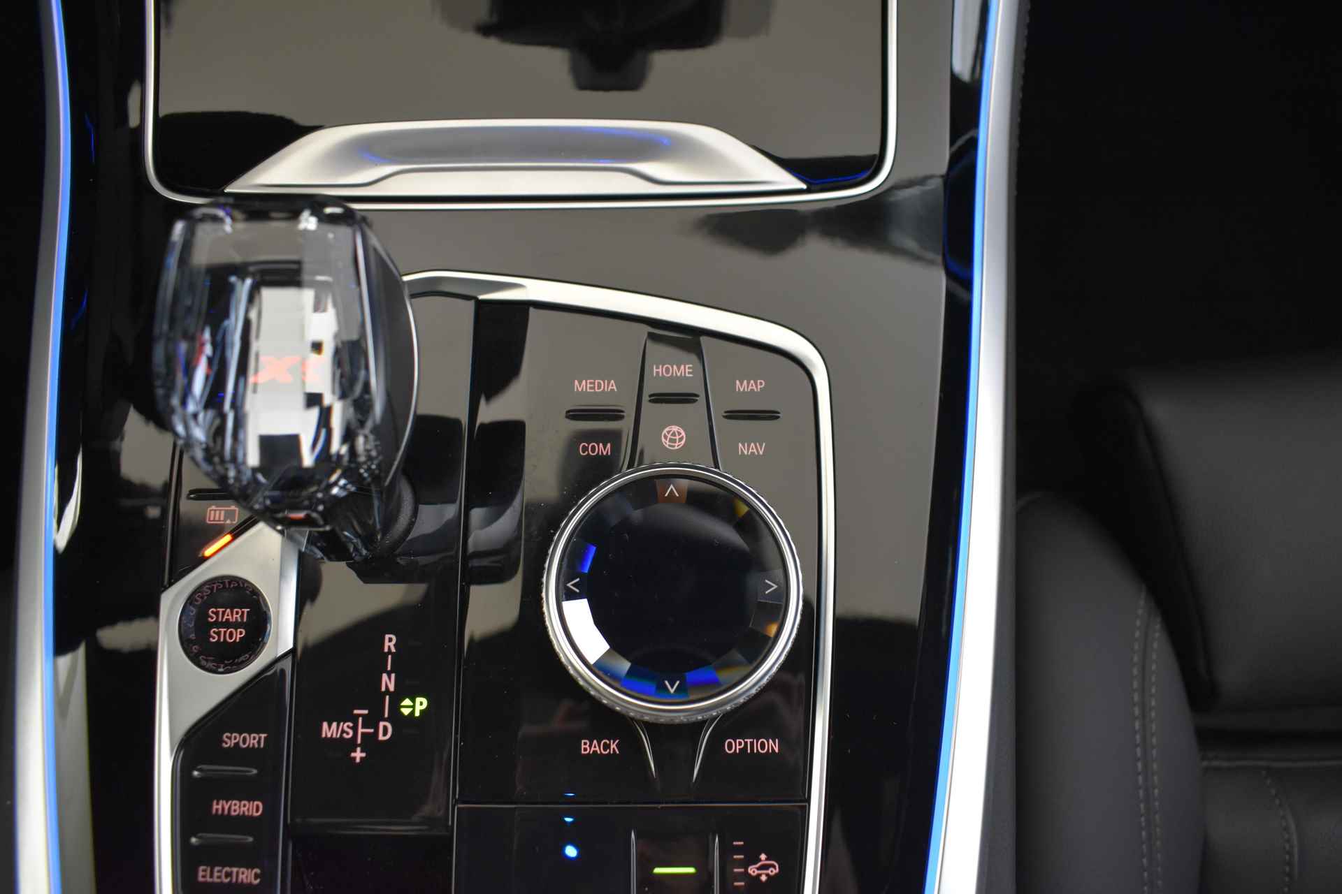 BMW X5 xDrive45e High Executive M Sport Automaat / Panoramadak / Laserlight / Parking Assistant Plus / Soft-Close / Gesture Control / Driving Assistant Professional - 33/58