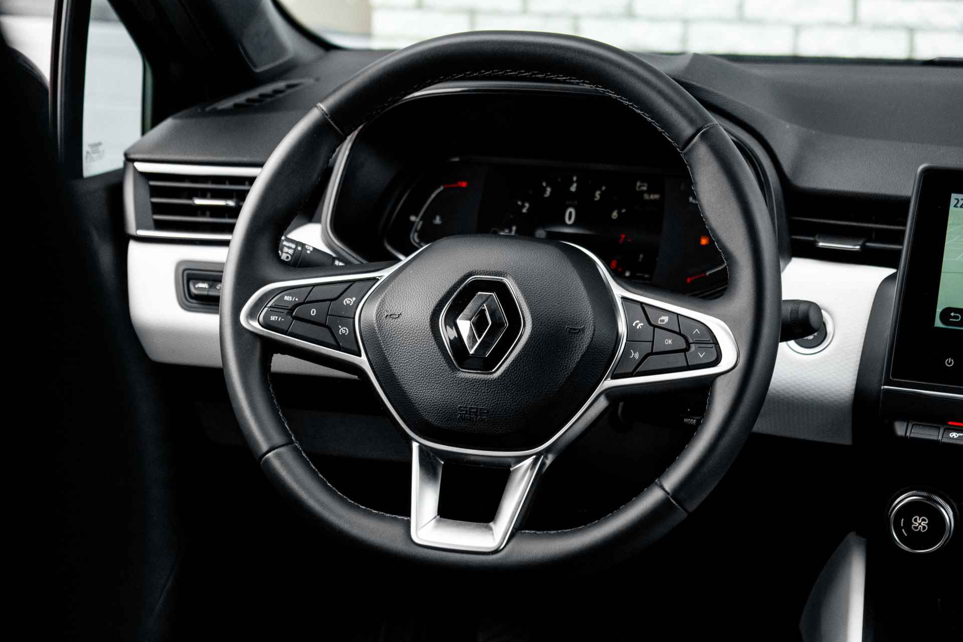 Renault Clio 1.0 TCe 90 Techno | Navigatie | Camera | Sensoren achter | Climate Control | incl. Bovag rijklaarpakket met 12 maanden garantie | - 9/46
