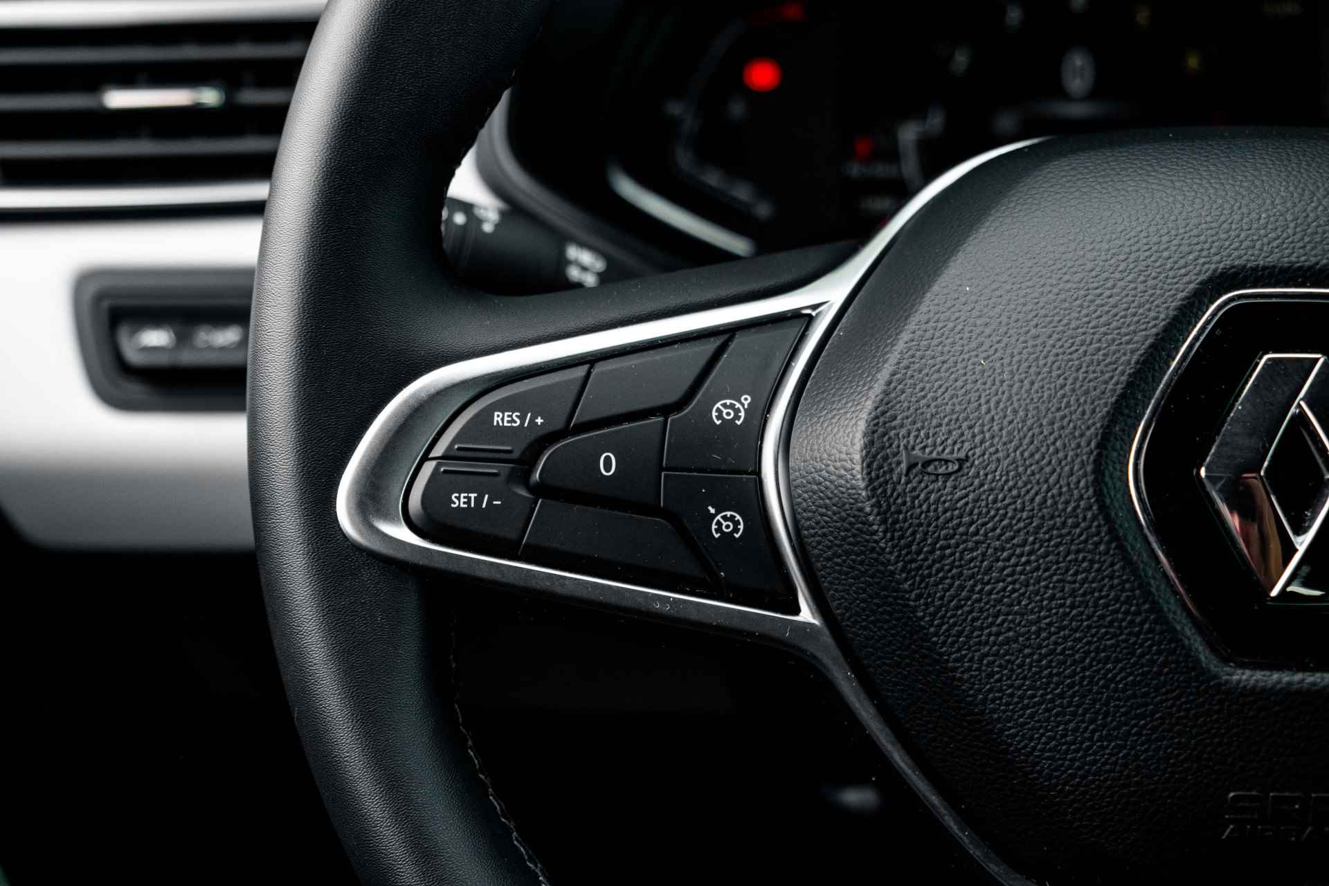 Renault Clio 1.0 TCe 90 Techno | Navigatie | Camera | Sensoren achter | Climate Control | incl. Bovag rijklaarpakket met 12 maanden garantie | - 10/46