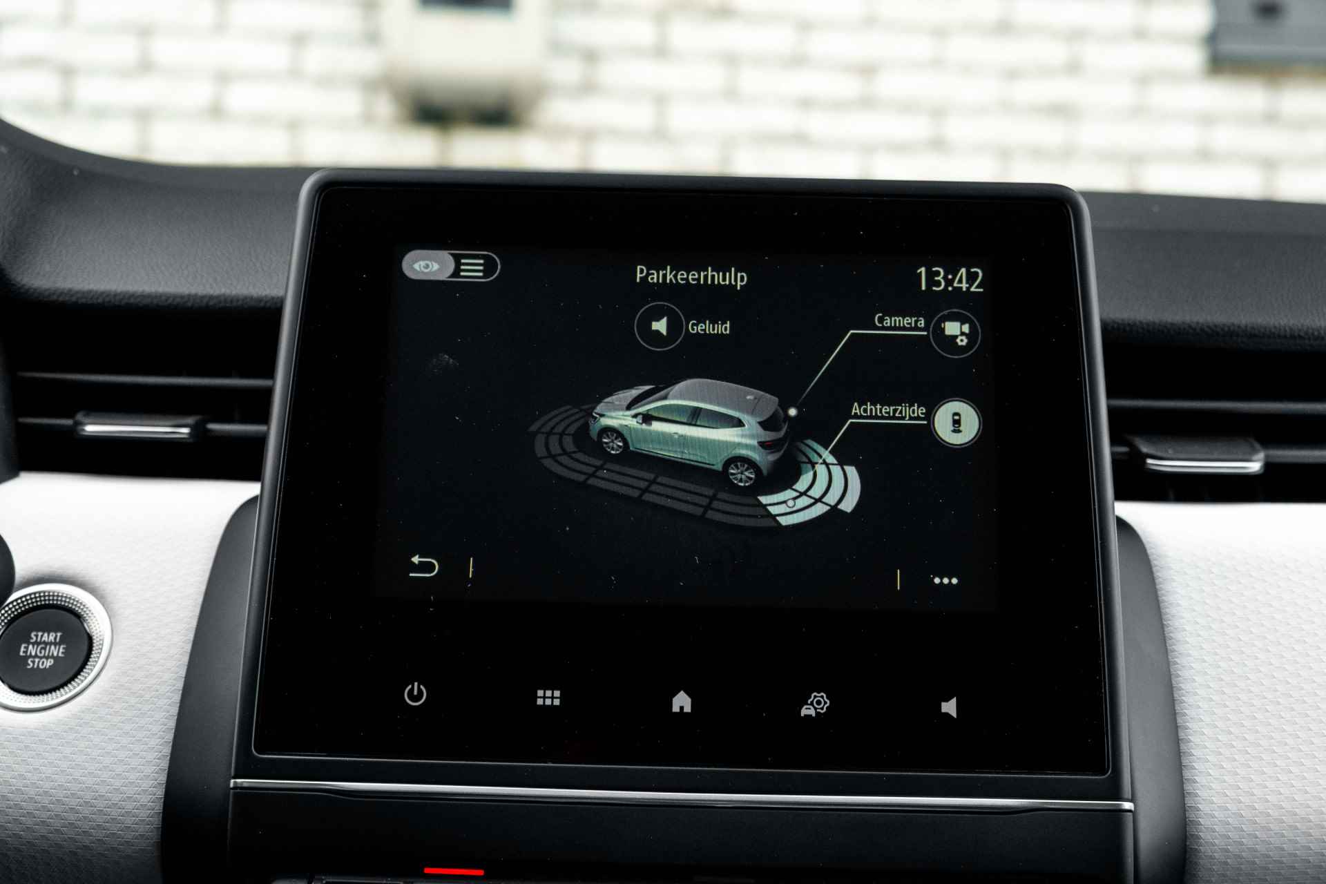 Renault Clio 1.0 TCe 90 Techno | Navigatie | Camera | Sensoren achter | Climate Control | incl. Bovag rijklaarpakket met 12 maanden garantie | - 43/46