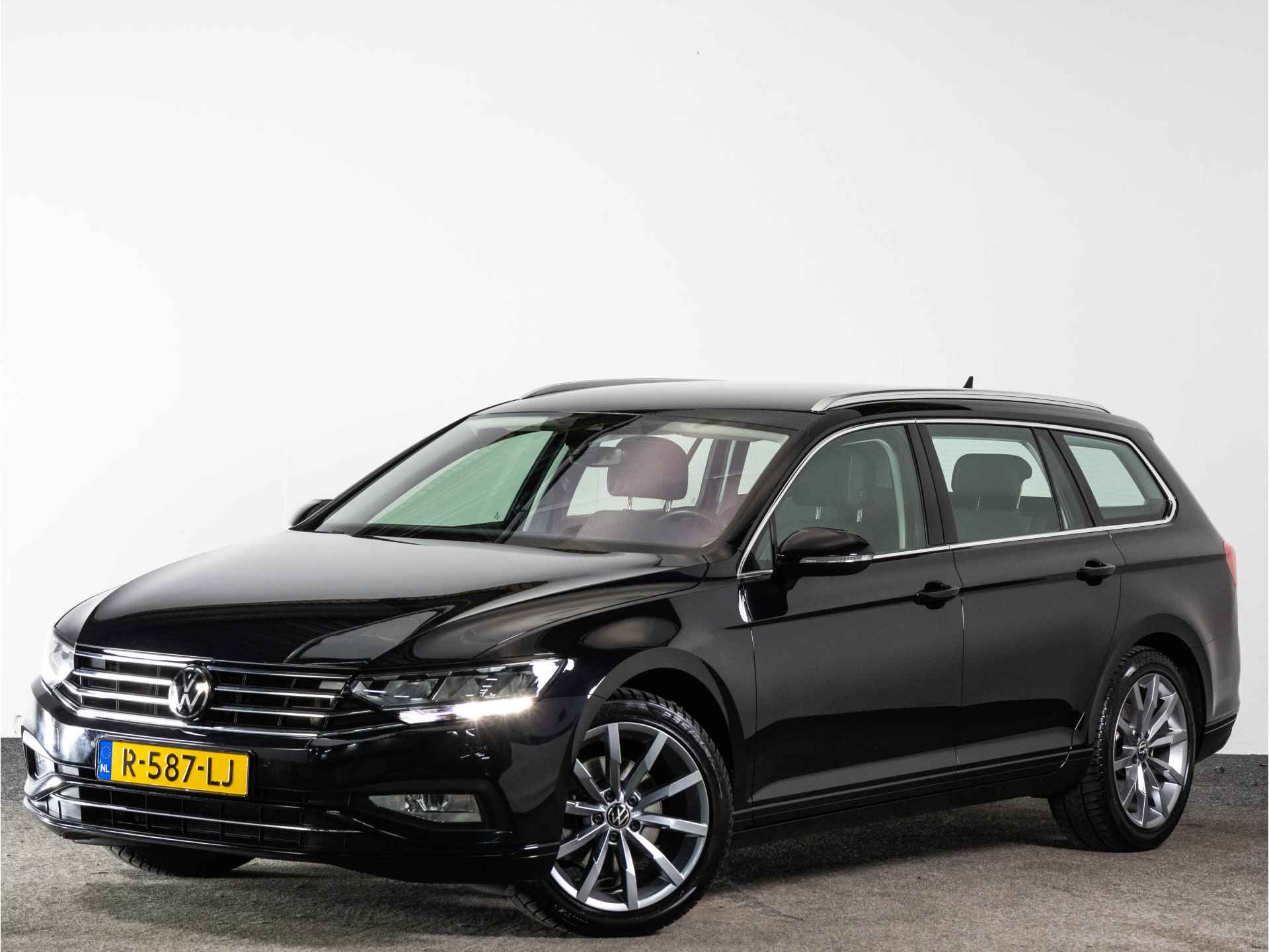 Volkswagen Passat Variant 1.5 TSI 150 pk Automaat | LED | Keyless | Navigatie | Verw. voorruit | Camera | - 3/37