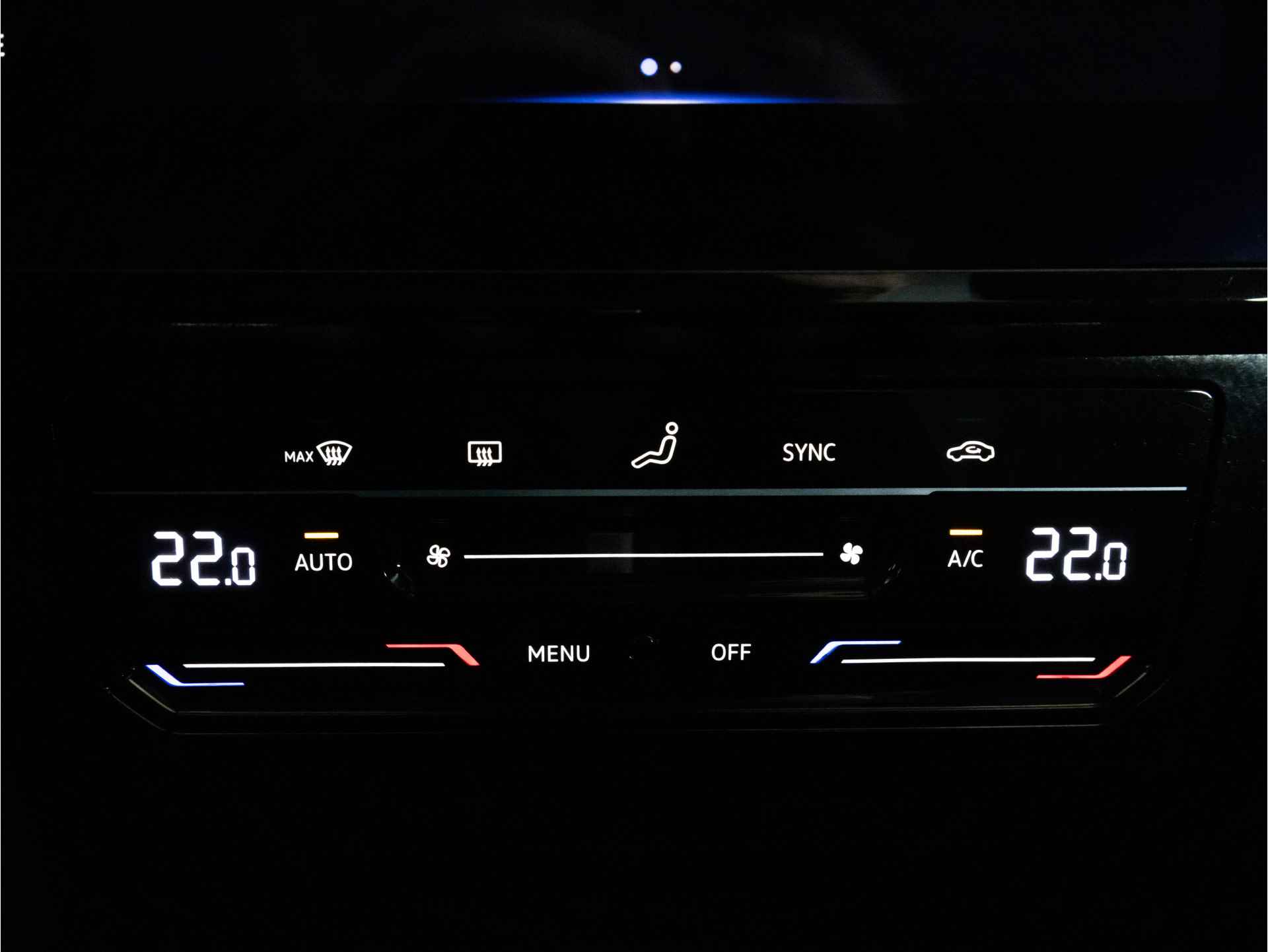 Volkswagen Passat Variant 1.5 TSI 150 pk Automaat | LED | Keyless | Navigatie | Verw. voorruit | Camera | - 10/37