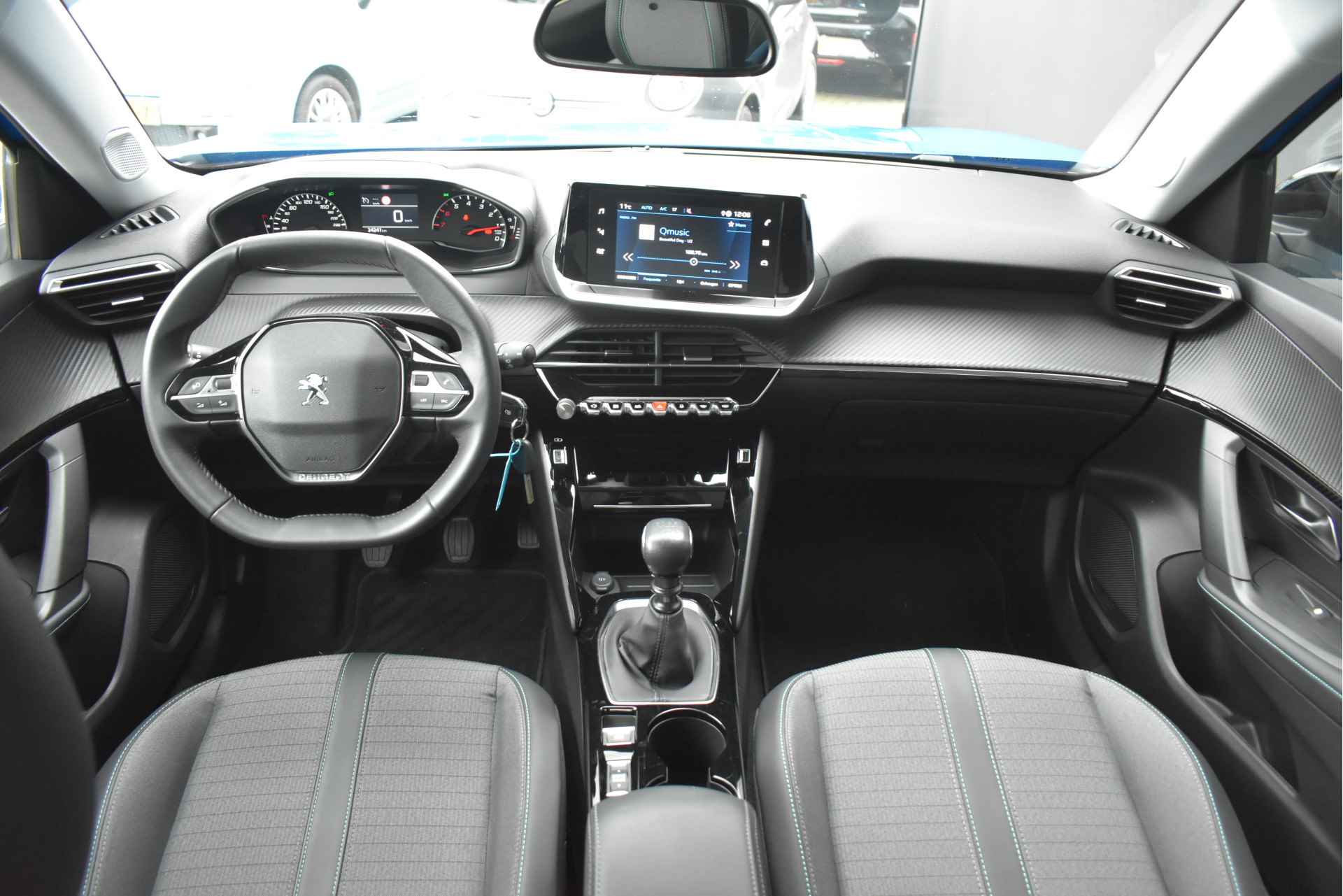 Peugeot 2008 1.2 PureTech Allure 100pk | Navigatie by App | Achteruitrijcamera | Full-LED | Parkeersensoren | Lane-Assist | Getint Glas | Cli - 13/40