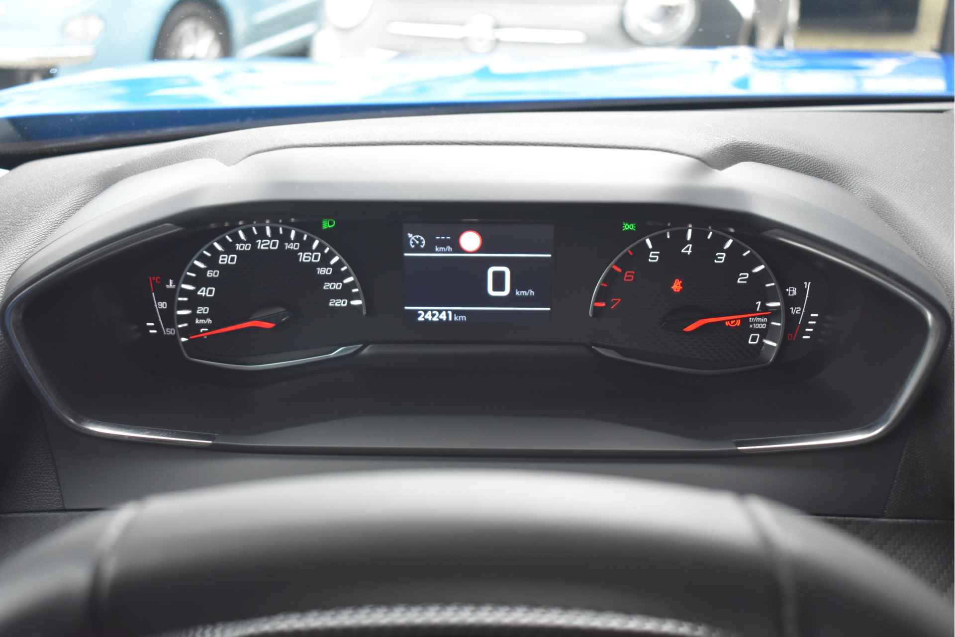 Peugeot 2008 1.2 PureTech Allure 100pk | Navigatie by App | Achteruitrijcamera | Full-LED | Parkeersensoren | Lane-Assist | Getint Glas | Cli - 15/40