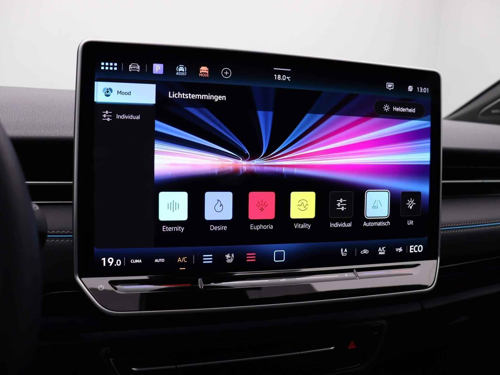 Volkswagen ID.7 Pro Business 77 kWh 286 PK | Demo | Navigatie | Apple Carplay | Android Auto | Head up display | Panoramadak | Lichtmetalen velgen | Warmtepomp | Achteruitrijcamera | - 34/49